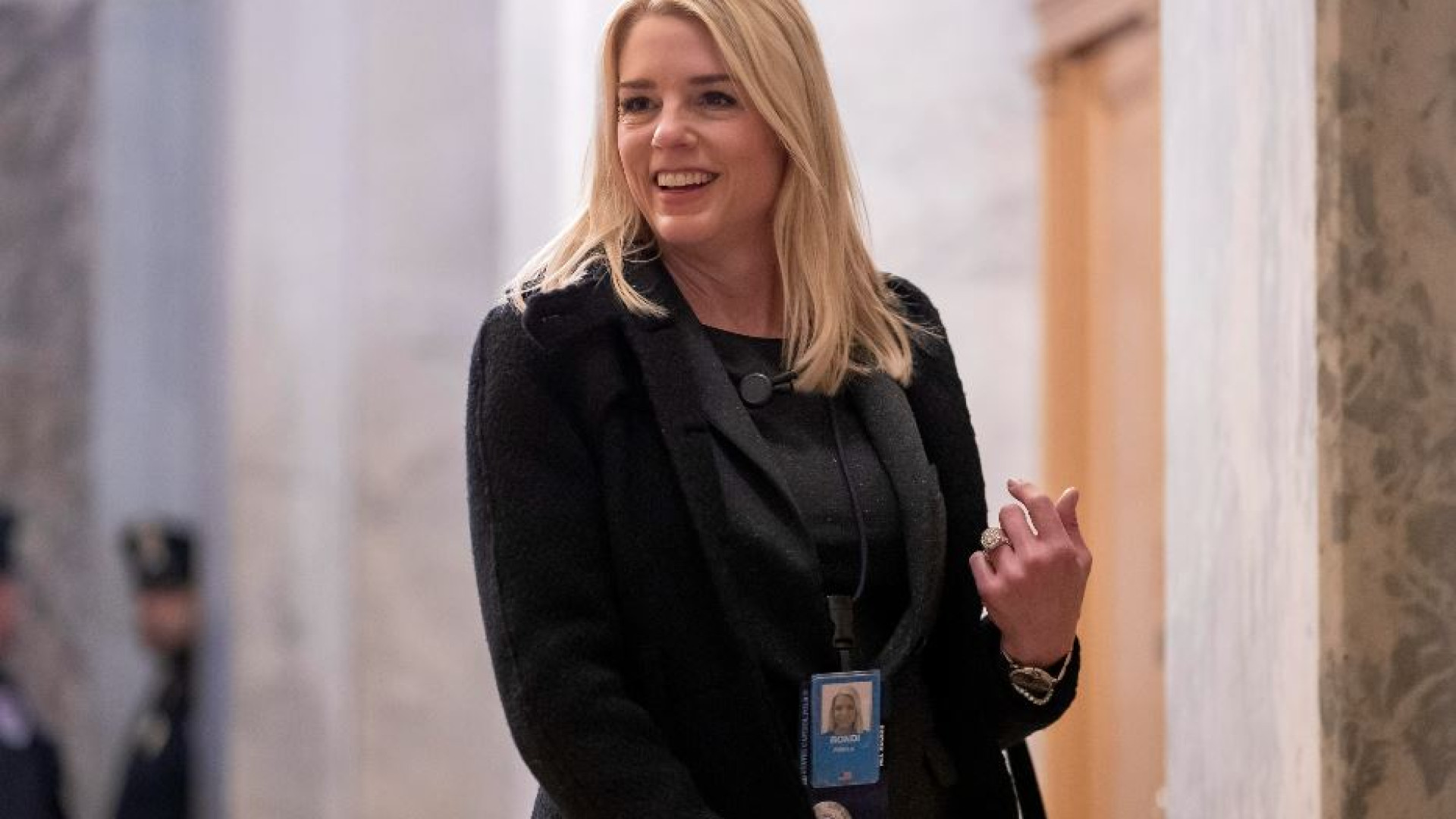 Immagine di Trump ha scelto: sarà Pam Bondi la nuova ministra della Giustizia