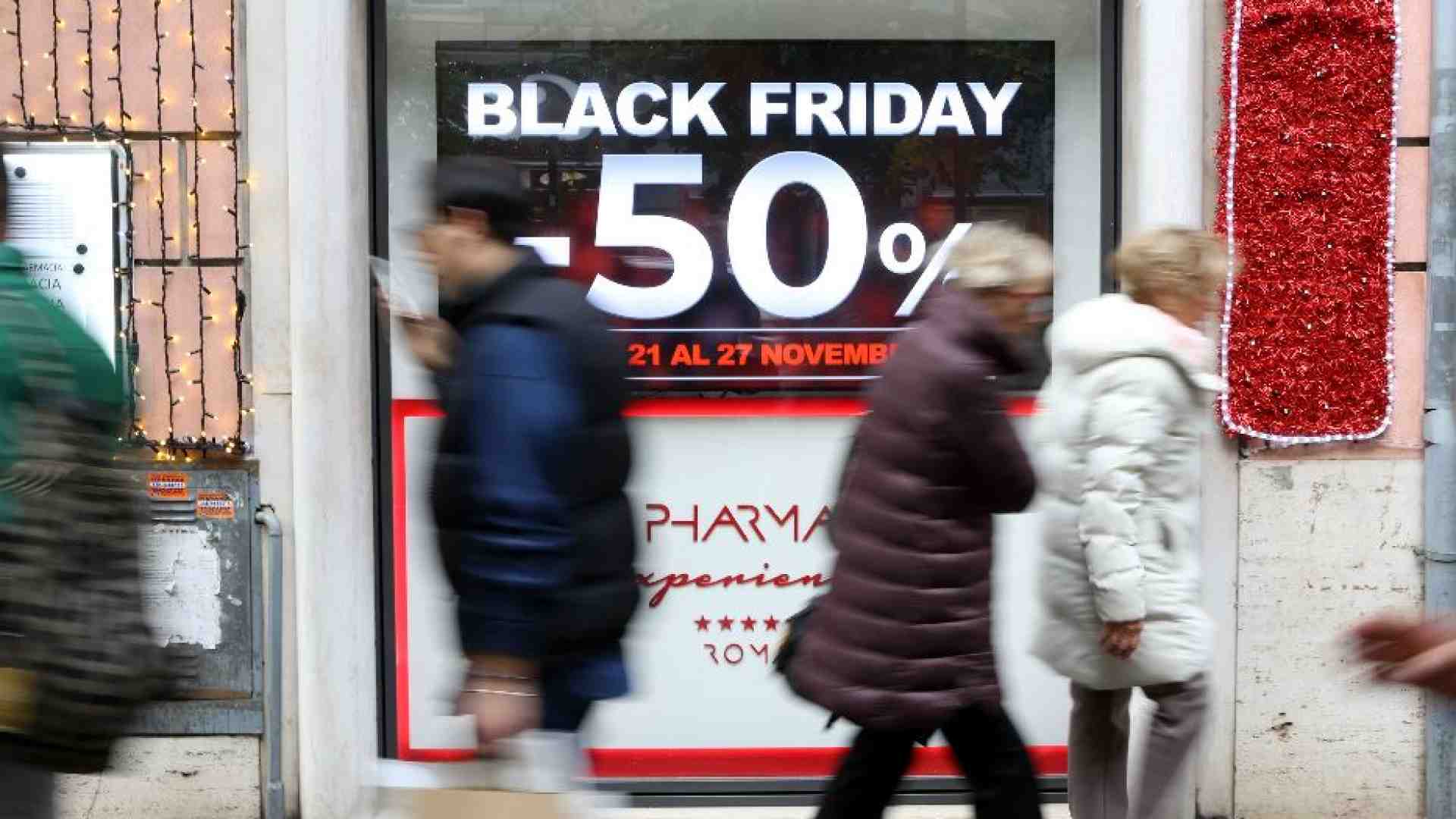 Immagine di Capitalismo e consumismo sono diventati una religione, se ne parla in Toscana