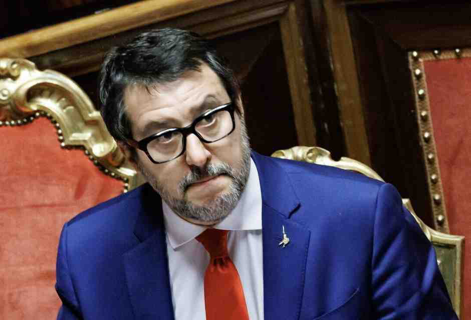 Salvini lascia che un leccese decida il congresso della Lombardia e Vannacci sfratta leghisti in Toscana