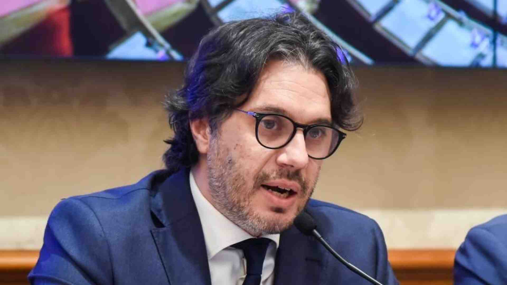 Immagine di Silvestri (M5s): «Siamo forti, possiamo fare a meno di qualcuno»