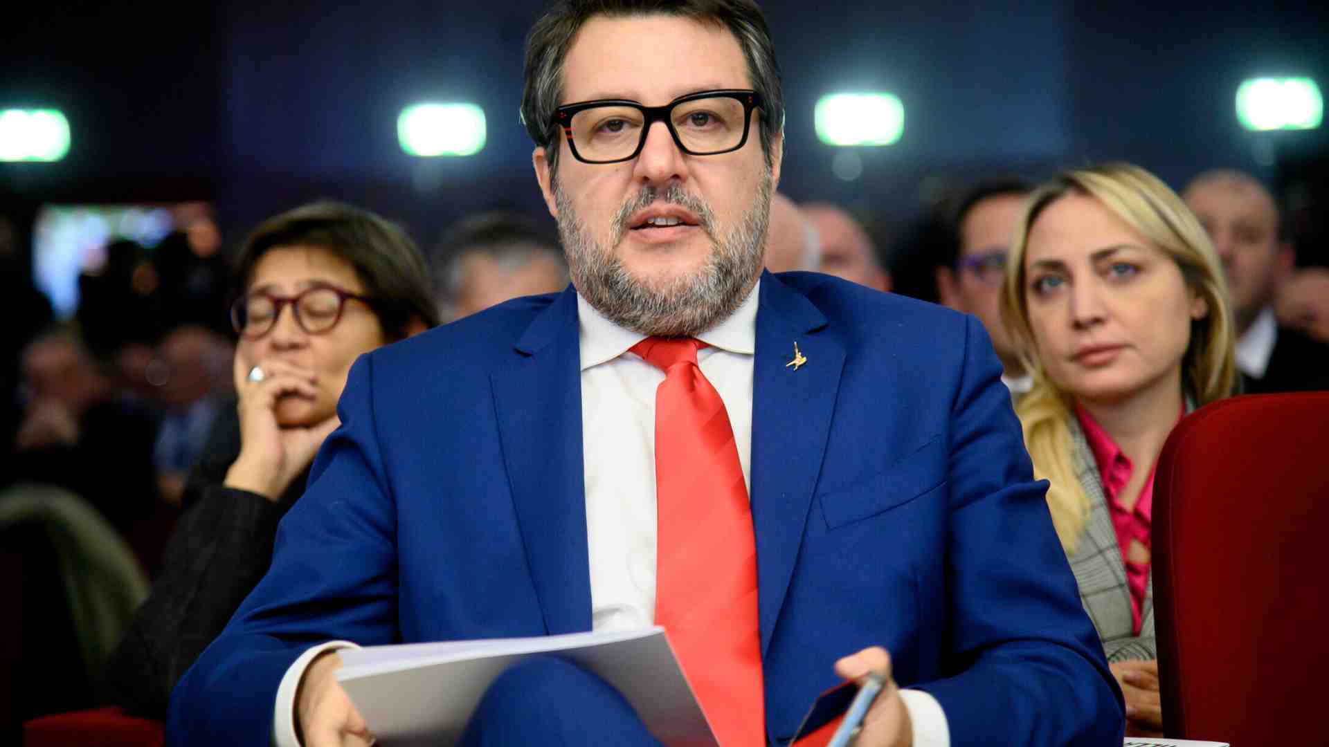 Immagine di Il bebè Salvini. Scavalca Meloni su Netanyahu, ma deve fare marcia indietro. Zaia lo insegue. Le nomine a Fs