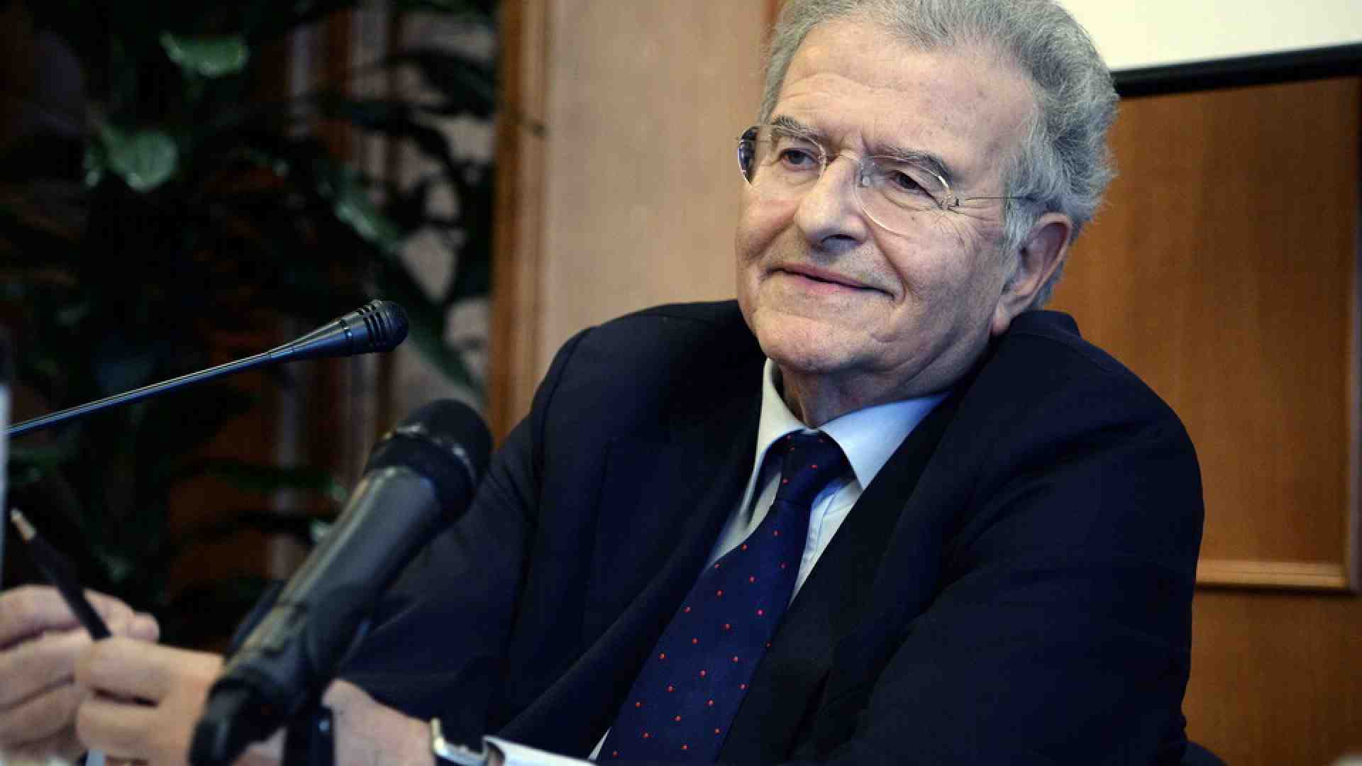 Immagine di “Contro-corrente”, Cicchitto racconta 80 anni di storia italiana