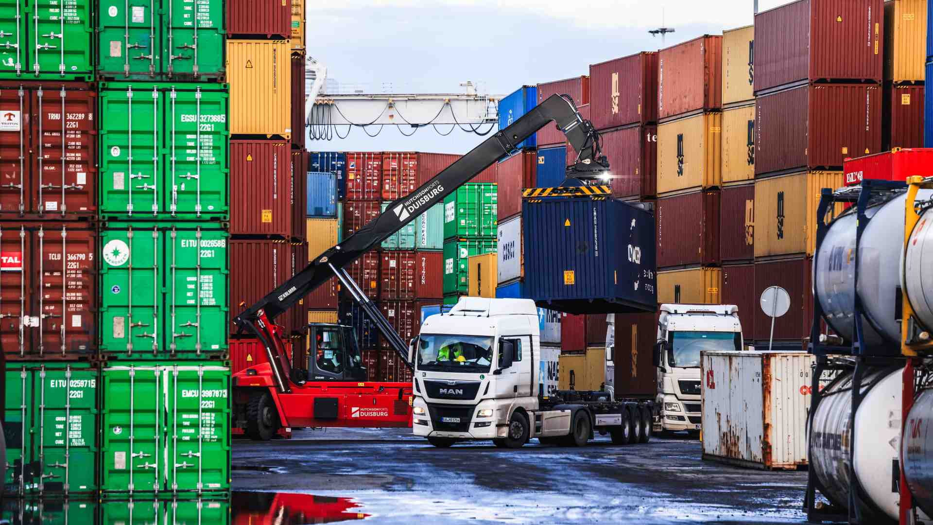 Immagine di Difendersi dai dazi. Crescono gli investimenti diretti esteri in Italia. Un’opportunità da cogliere