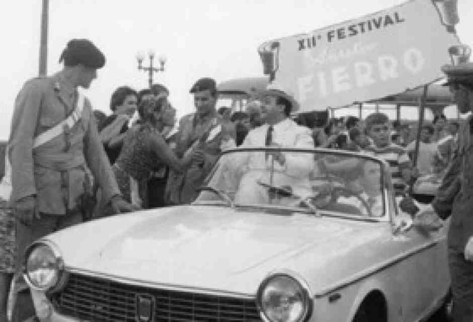 &nbsp;Aurelio Fierro incontra i fan alla dodicesima edizione del Festival (Olycom)<br />