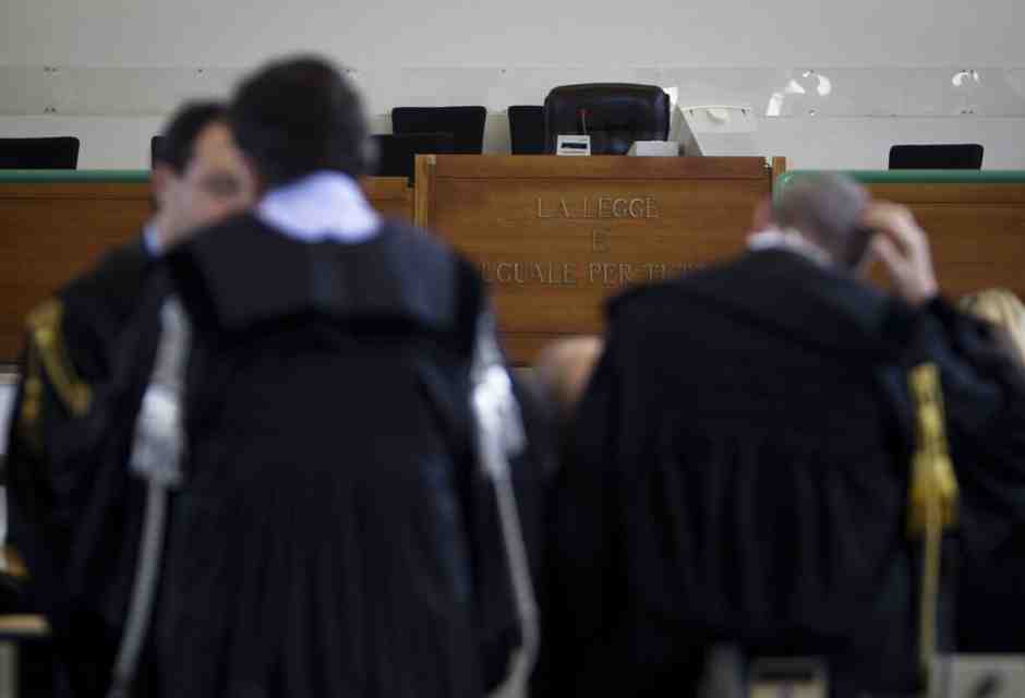 Pm d'assalto e reati evanescenti: perché fare politica ormai è da masochisti