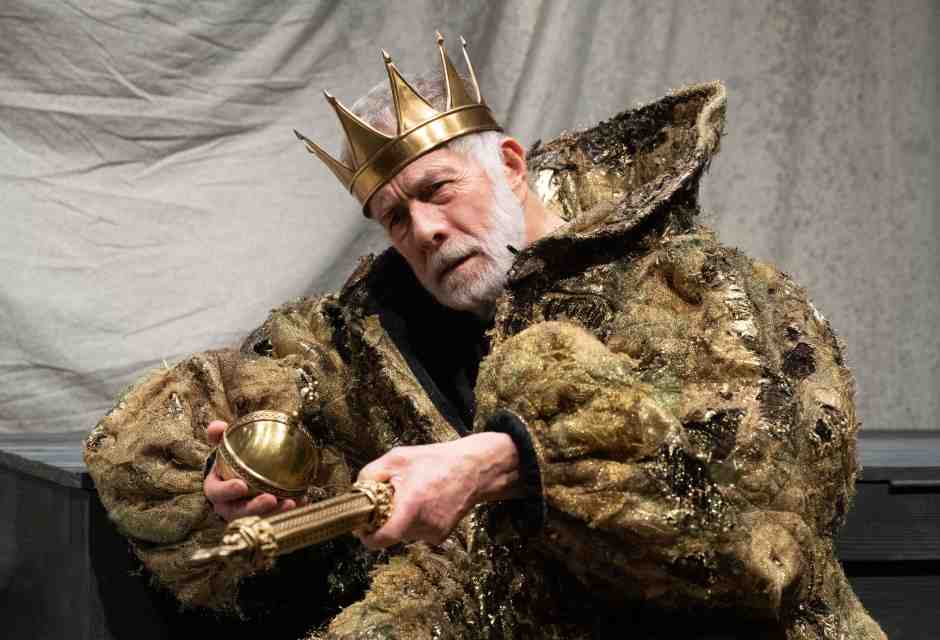 Gabriele Lavia: “Shakespeare può spiegarci ogni momento della vita”