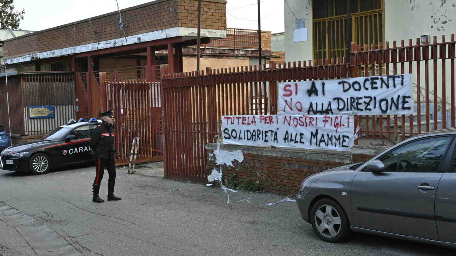 Immagine di Dal tribunale del web al linciaggio. Cosa c’è dietro l'aggressione della prof di Castellammare di Stabia