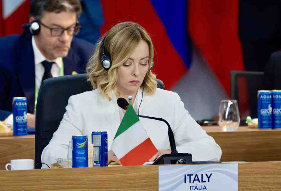 Lo show dei sovranisti che scoprono gli effetti pericolosi del sovranismo