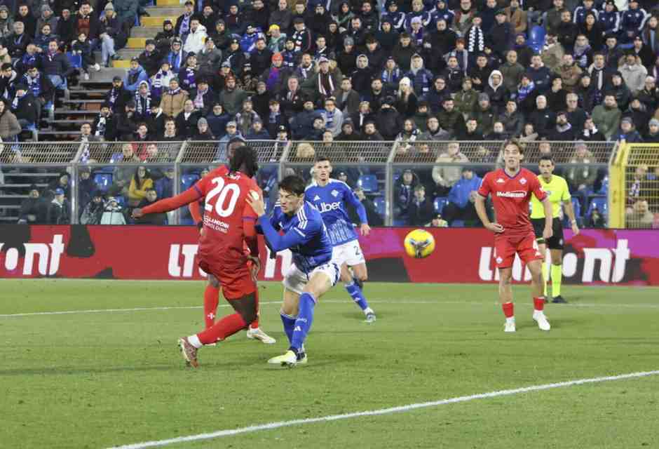 Il gol di Moise Kean contro il Como in Como-Fiorentina 0-2 (foto LaPresse)