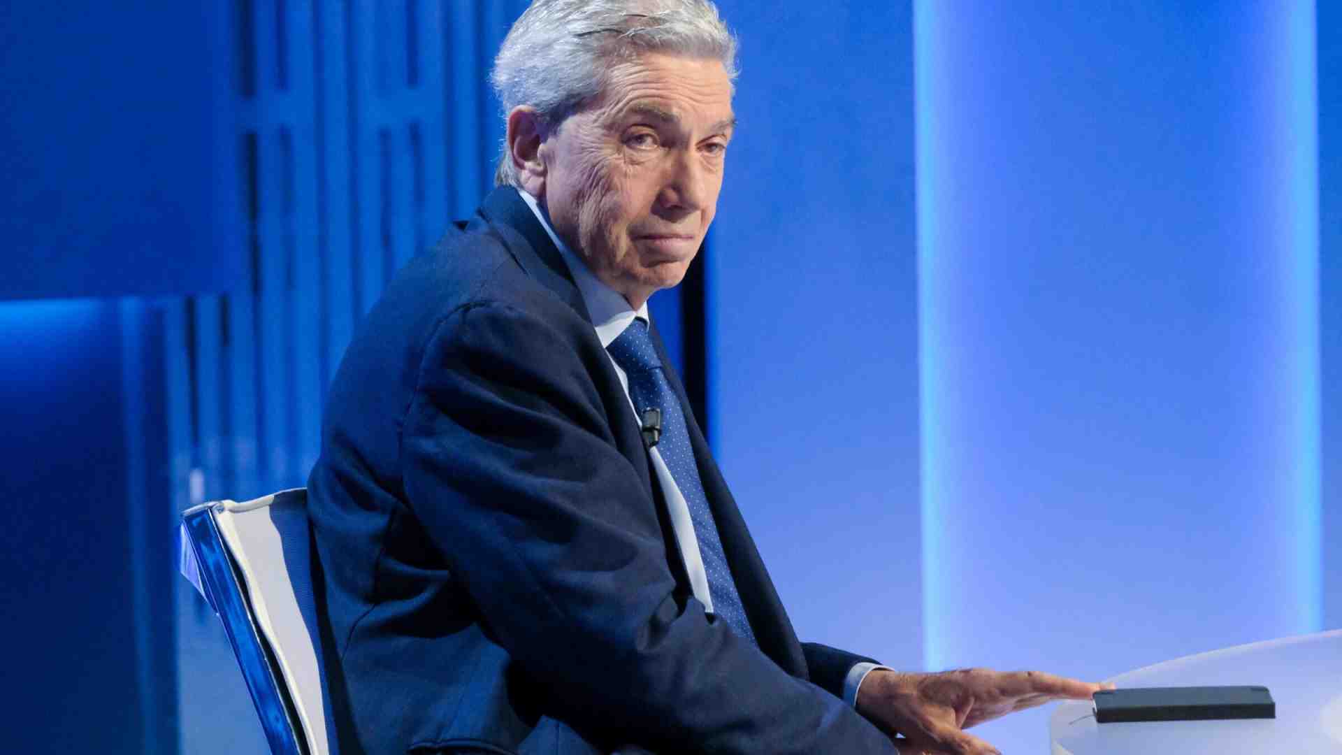 Immagine di Padellaro: "Da francescani a gesuiti? Grillo è fuori fuoco ma geniale. Molti ex grillini sono solo ingrati"