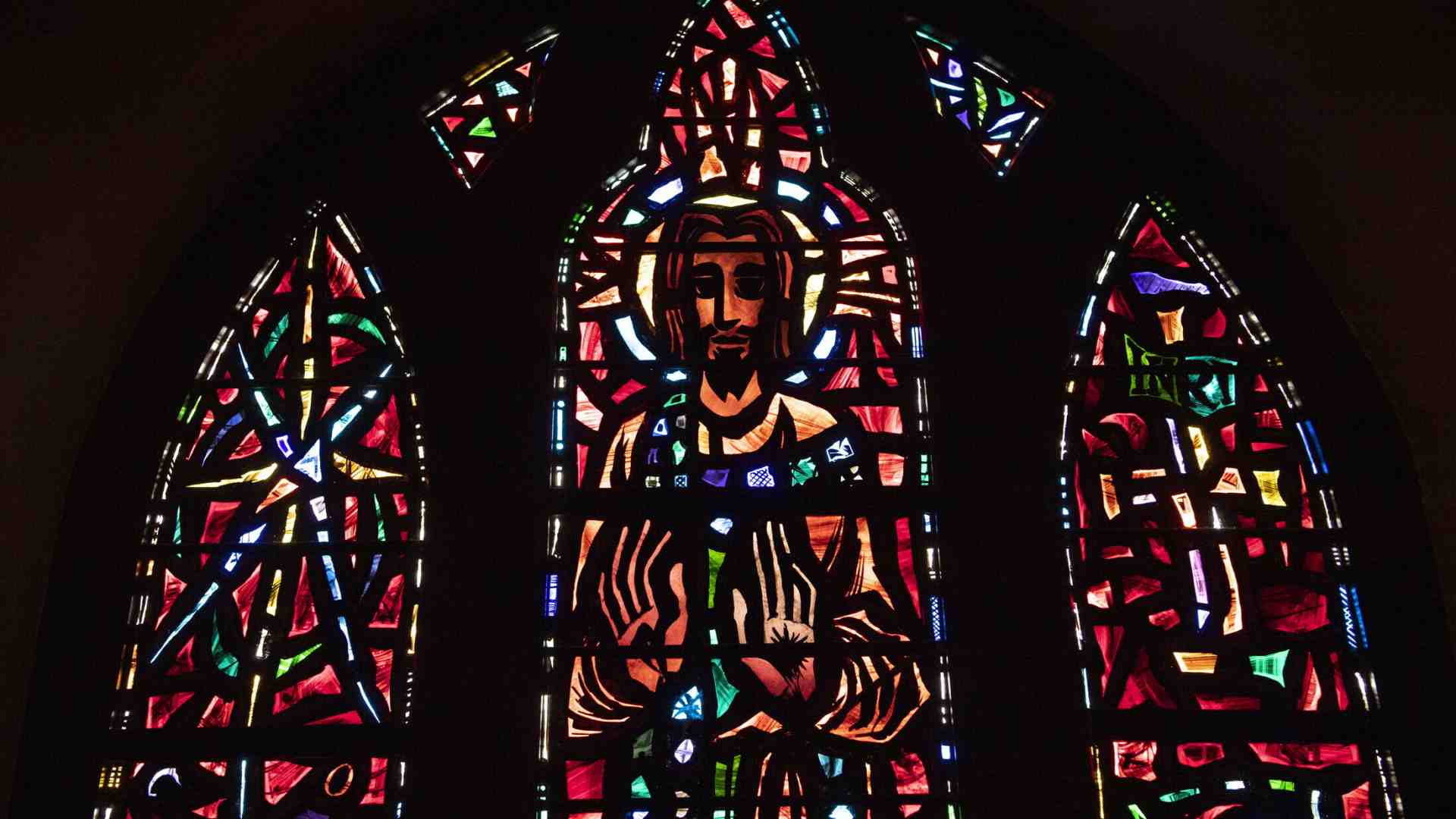 Immagine di La vera storia del Gesù animato dall'Ai in una chiesa Svizzera
