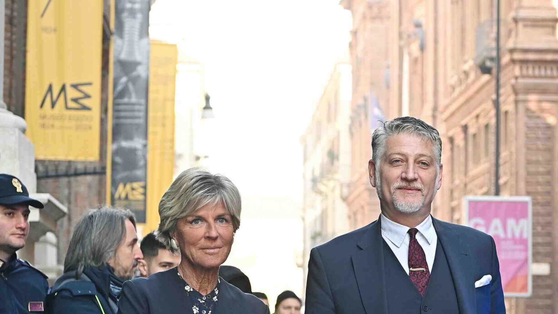 Immagine di Crosetto bombarda Giuli per il Museo Egizio. Meloni: "Non doveva uscire, chi ha parlato?". Guerra dentro FdI