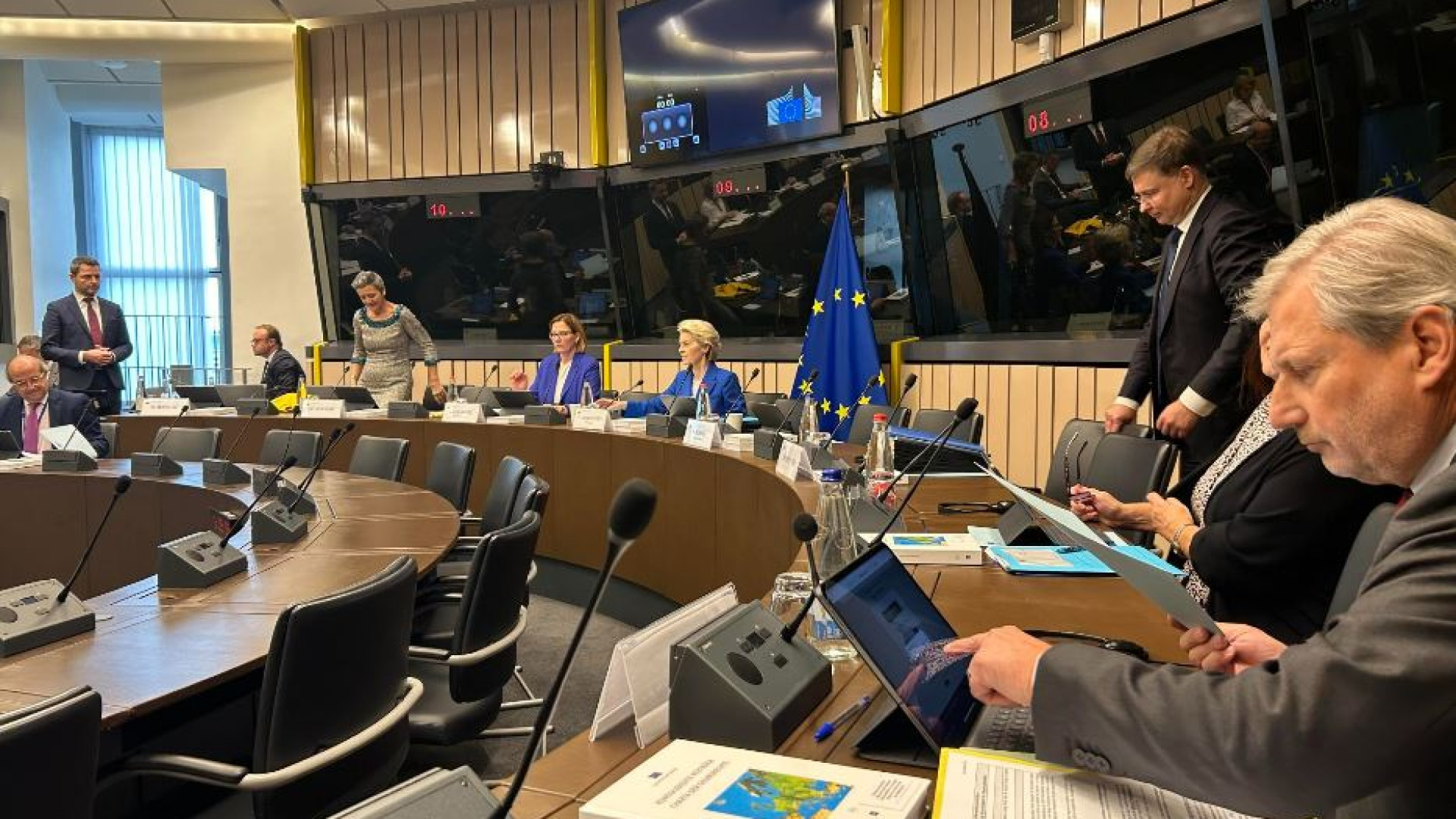 Immagine di Via libera del Parlamento Ue alla nuova Commissione (con soli 370 voti)