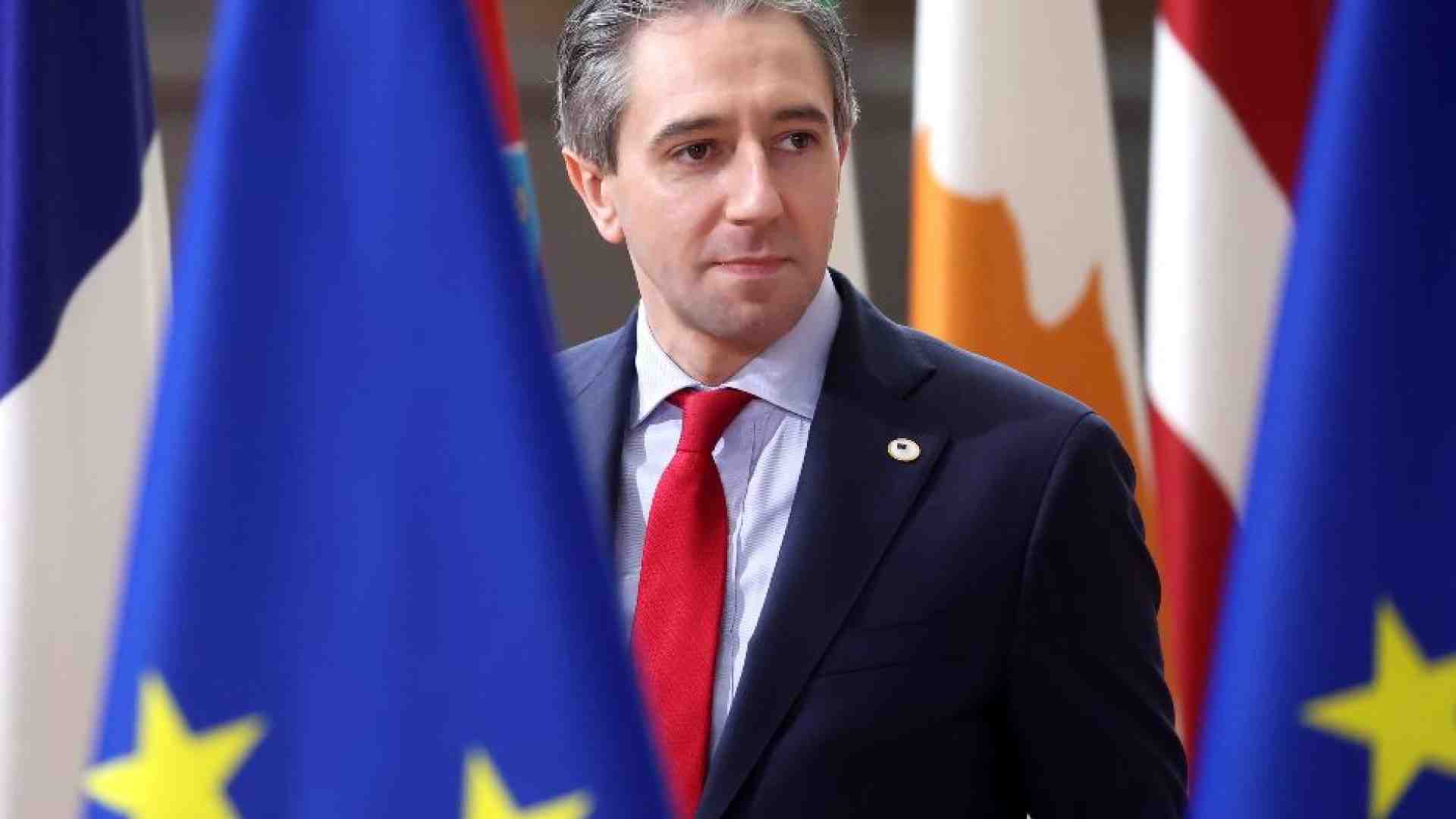 Immagine di Irlanda, Harris torna al voto per liberarsi dello Sinn Fein