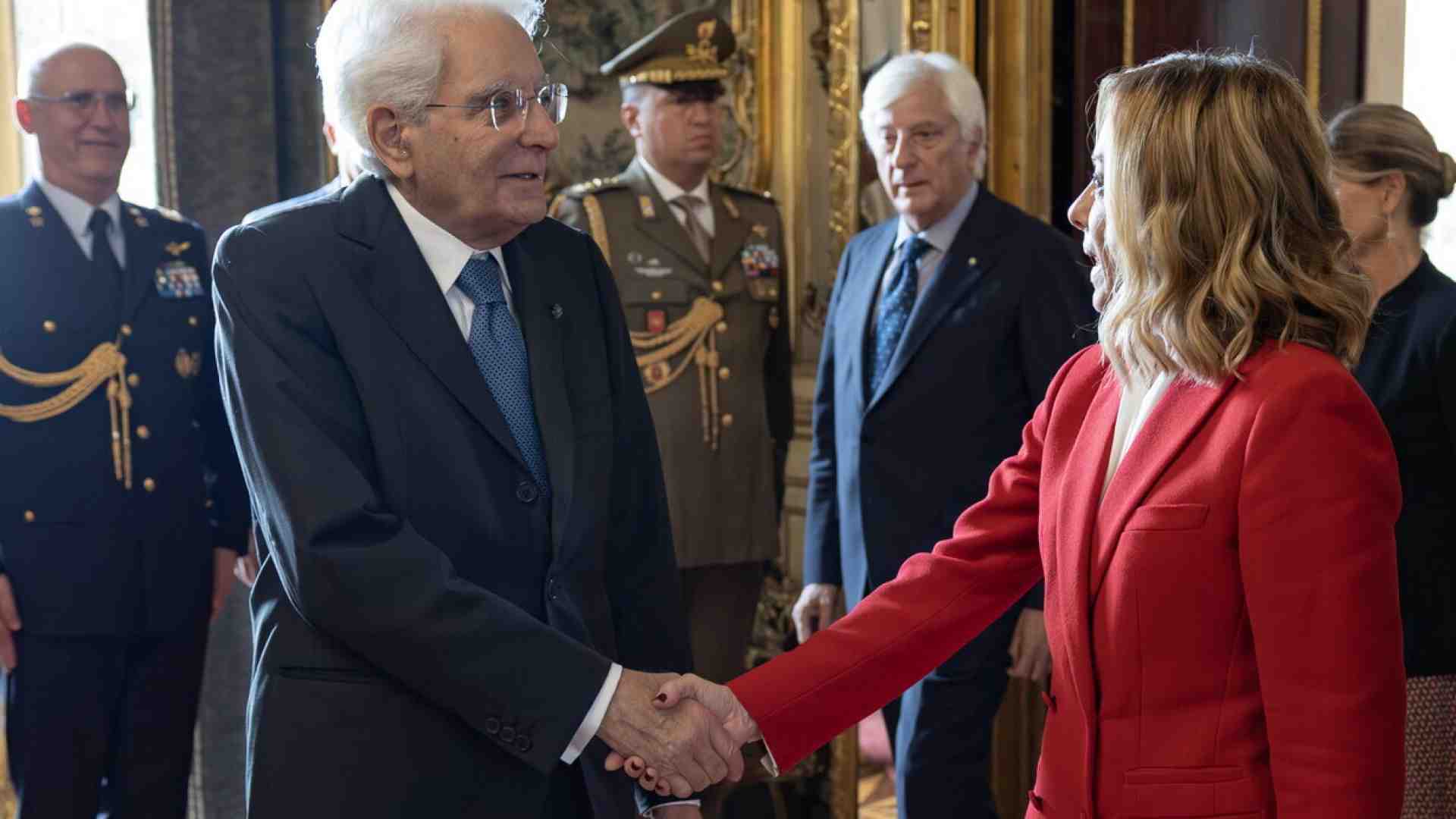 Immagine di Mattarella riceve Meloni al Quirinale: "Incontro cordiale e collaborativo"