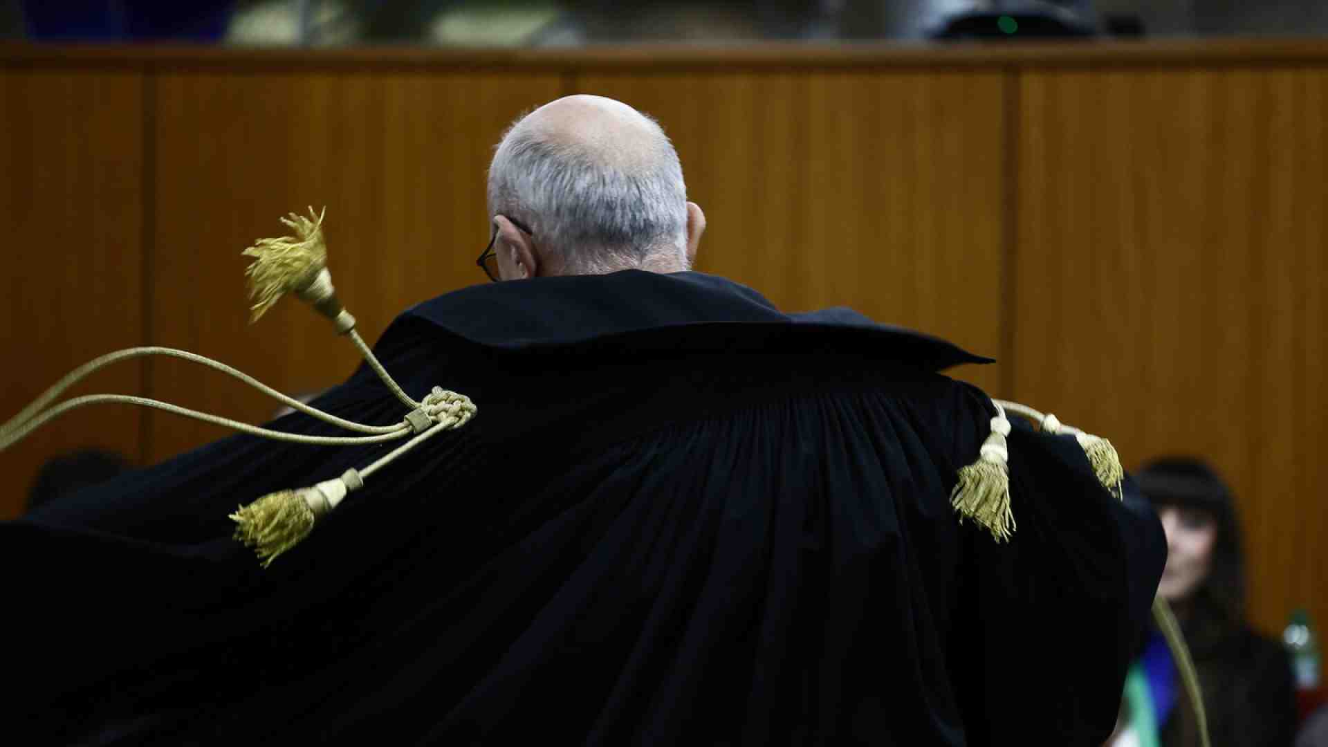 Immagine di I giudici non eccedano in discrezionalità, ma la politica faccia il suo