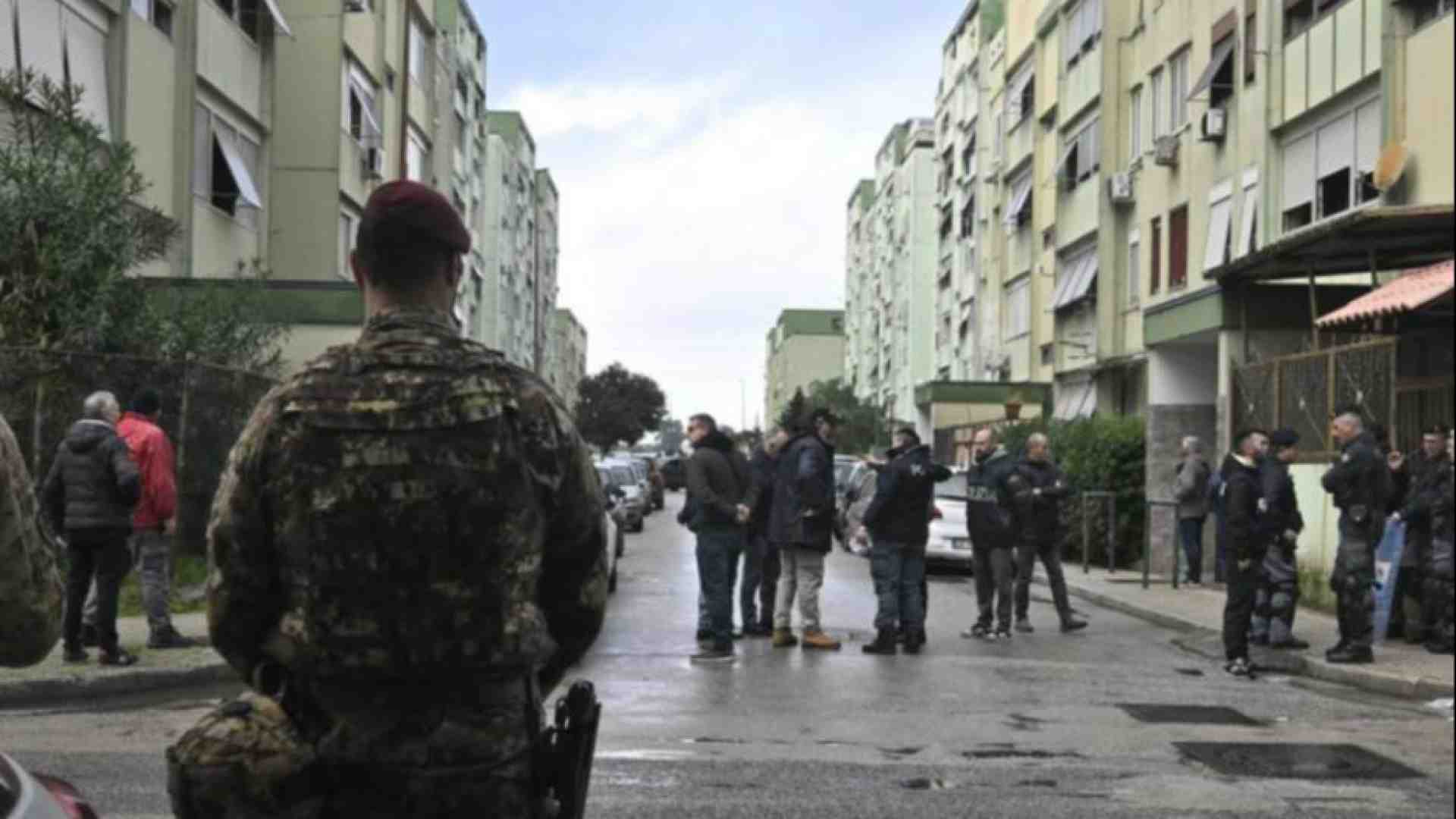 Immagine di La bonifica di Caivano: 1.200 agenti e militari per sgomberare gli abusivi