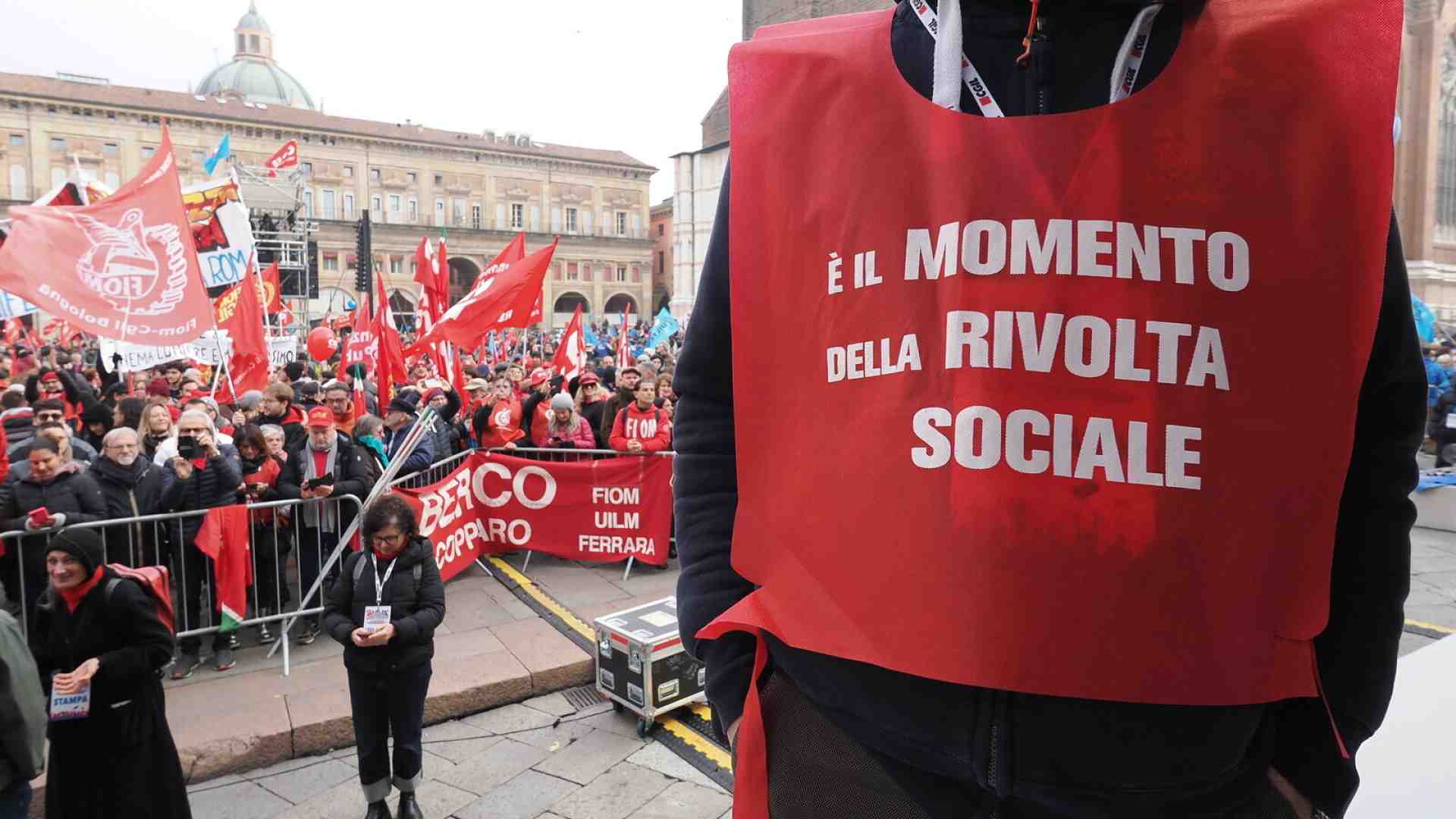 Immagine di Sindacati: meglio contrattare che rivoltare