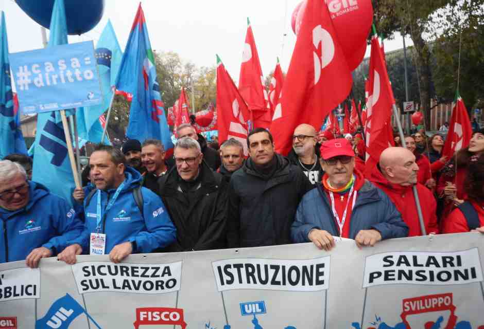 Rivoltare come un guanto i sindacati