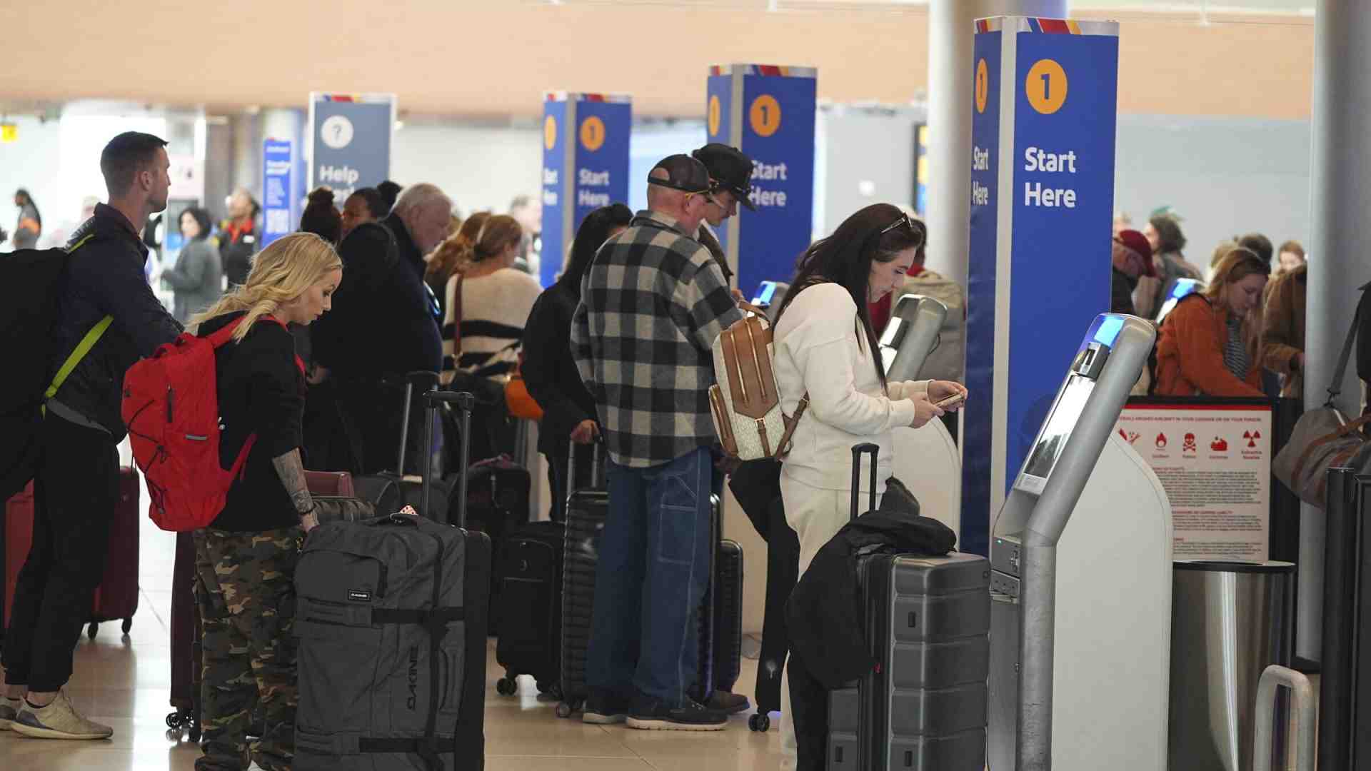 Immagine di Dopo il Black Friday e il Cyber Monday, ci mancava il "Travel Tuesday". L'algoritmo decide gli sconti sui voli