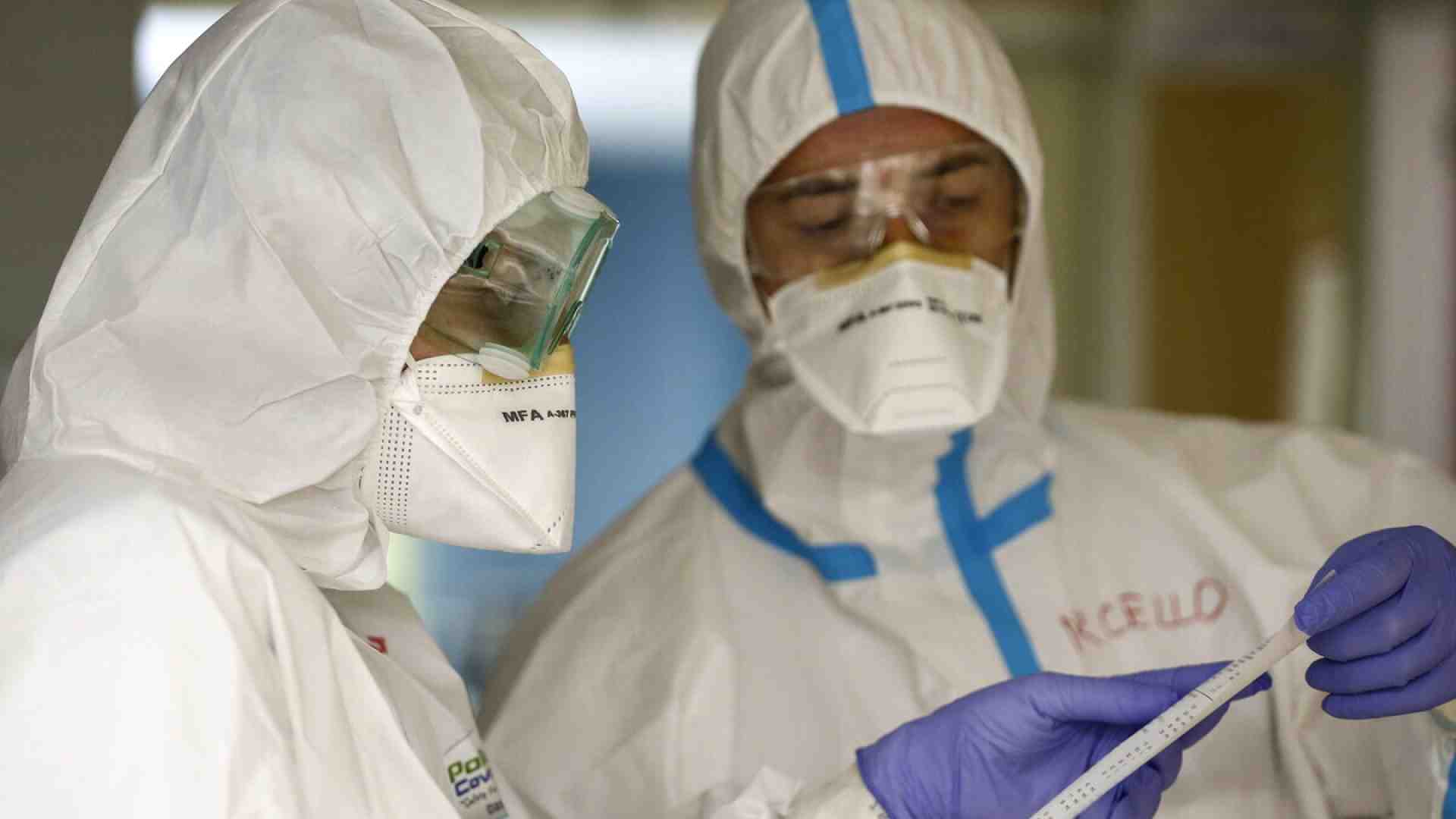 Immagine di Per proteggere il personale sanitario serve un uso più sistematico delle mascherine