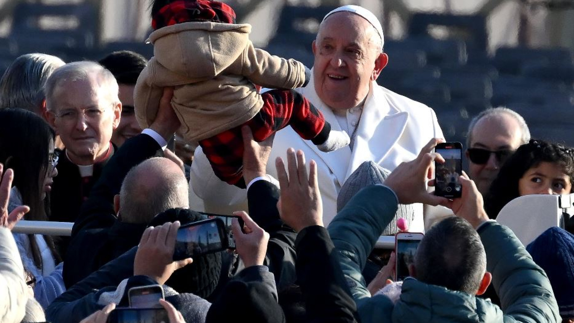 Immagine di Il Papa: la guerra distrugge. Tanti bambini innocenti morti