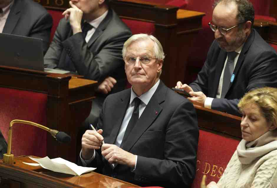 Oggi la sfiducia a Barnier. Ma le ipotesi di presidenziali anticipate o di uno “shutdown” sono remote