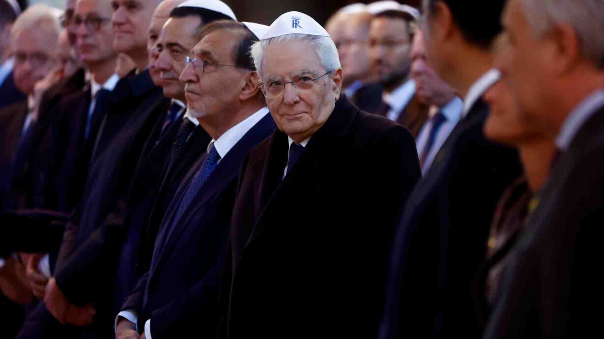 Immagine di Mattarella al Ghetto: "La sua presenza un gran segnale per noi ebrei”. C'è mezzo governo. Nessuno da 5s e Avs