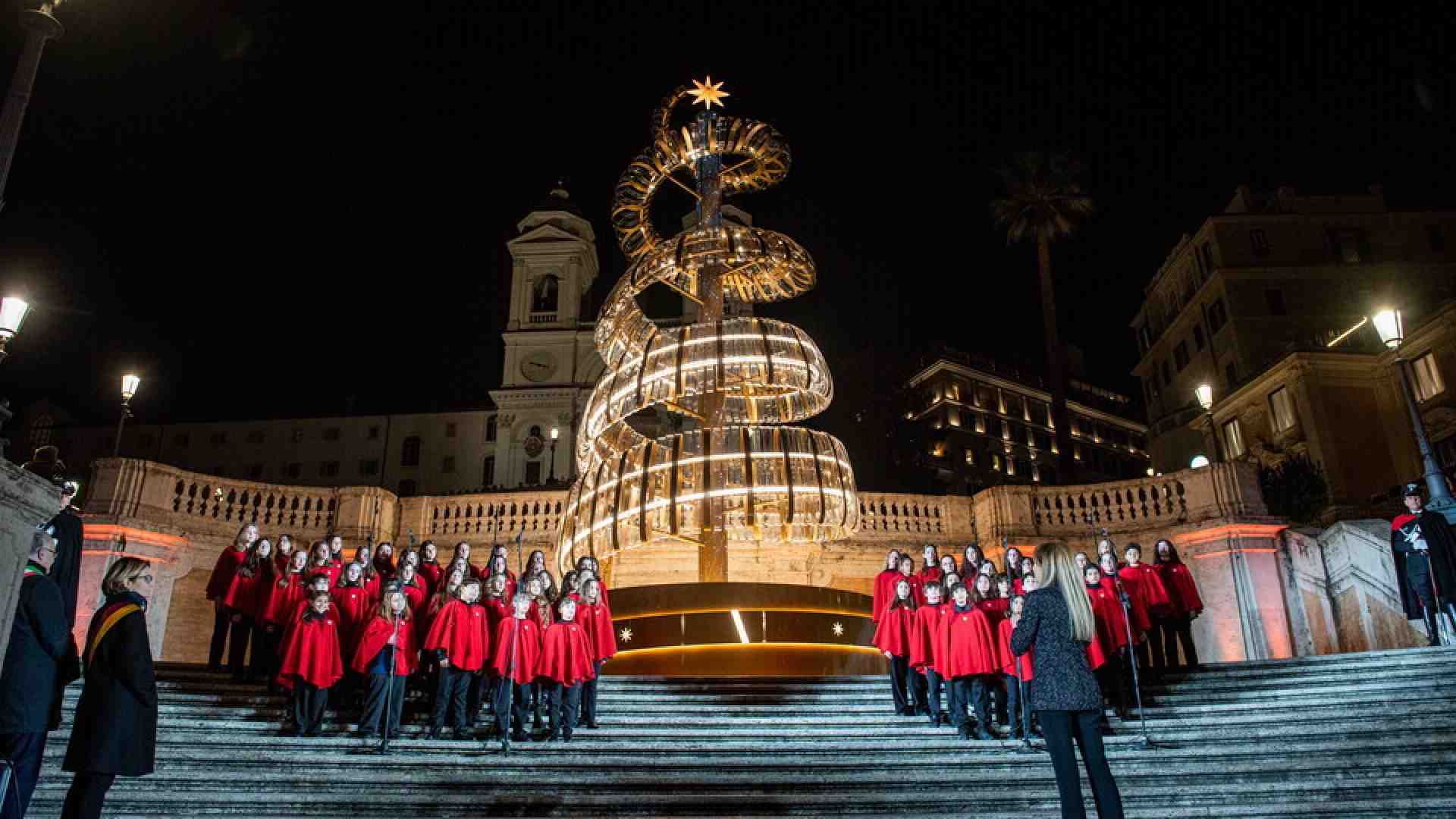 Immagine di I vent’anni di Urban Vision, il Natale da Bulgari e la mostra alla Gnamc