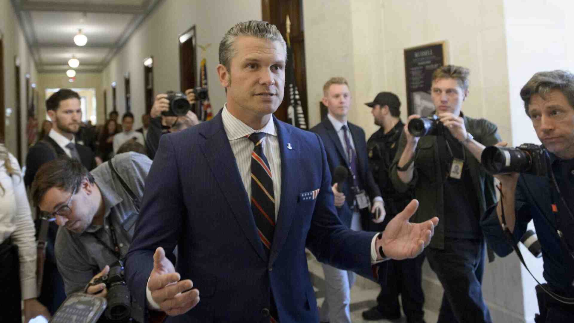 Immagine di La nomina di Hegseth al Pentagono è in bilico, si fa avanti DeSantis