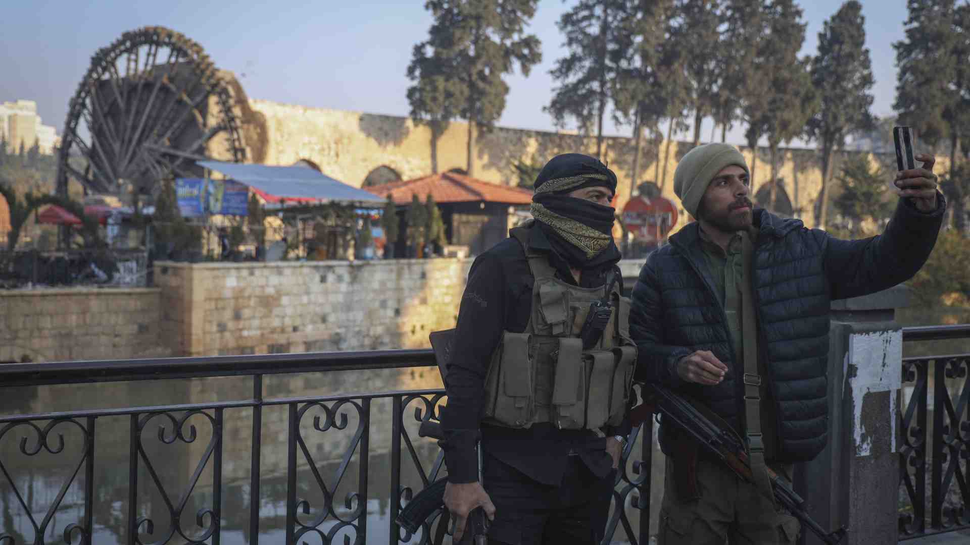 Immagine di Il regime di Damasco è isolato, molti siriani si uniscono alla rivolta. La Russia ai suoi cittadini: andatevene