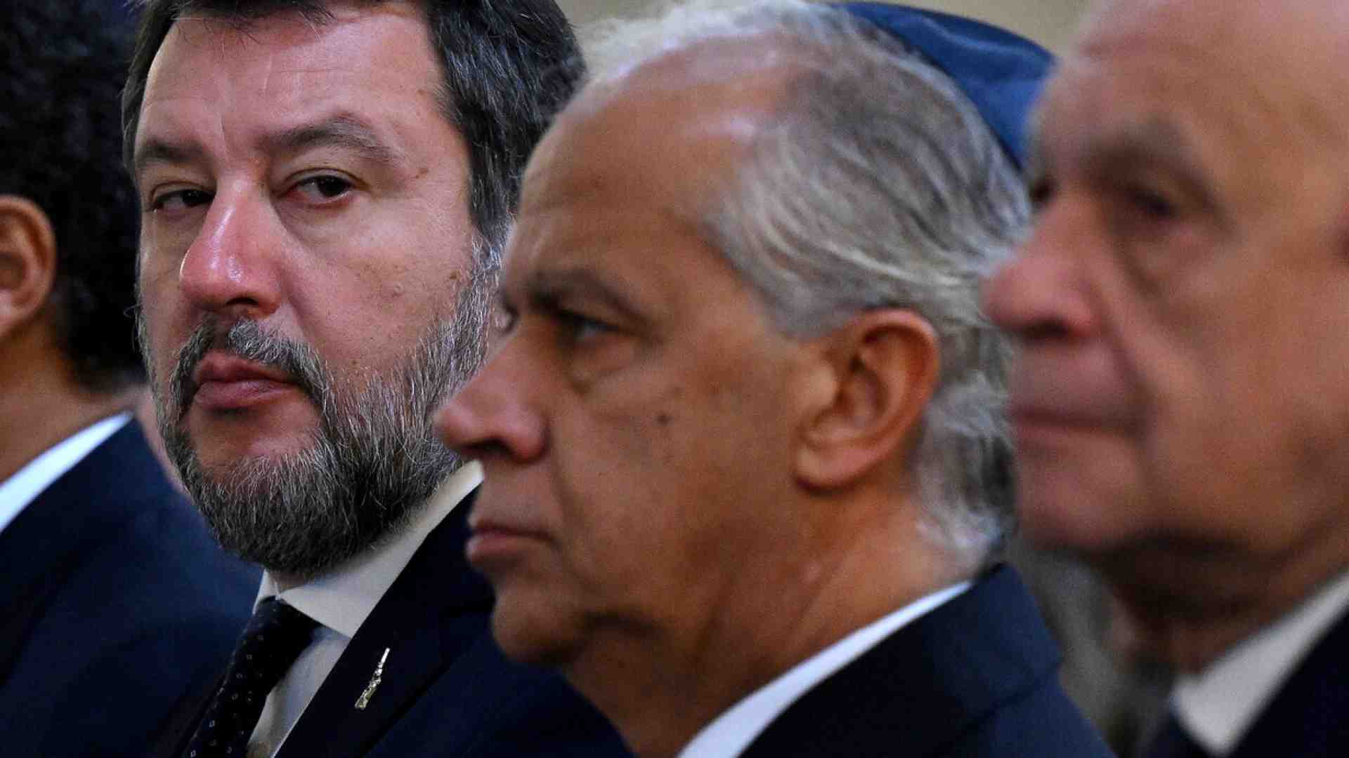 Immagine di La Lega contro Piantedosi per la norma sui B&B che si rifà ai decreti Salvini: cortocircuiti al Viminale