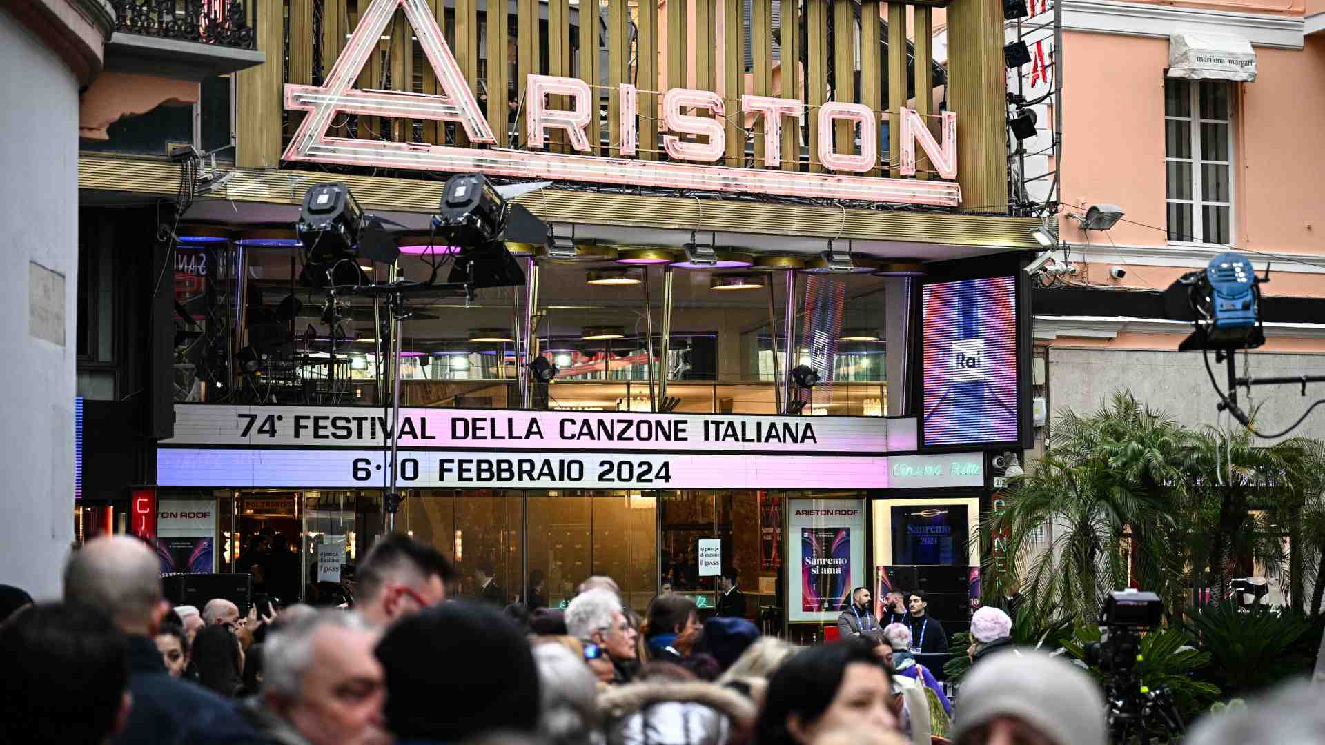 Immagine di I vertici Rai: “Sanremo? Possiamo fare un Festival della canzone italiana in qualsiasi altra città”