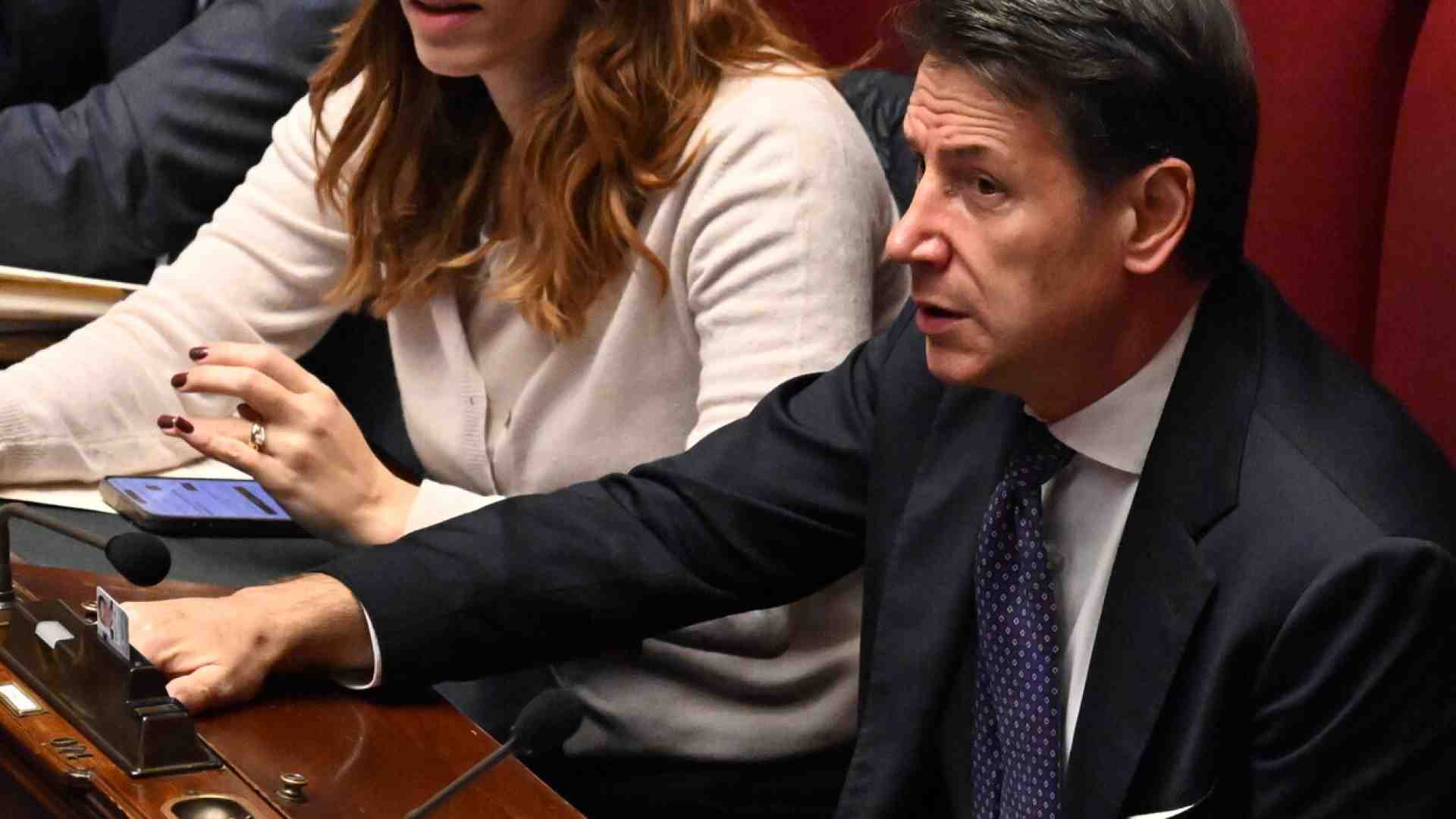 Immagine di Se anche Conte si dichiarasse di sinistra, gli scapperebbe da ridere