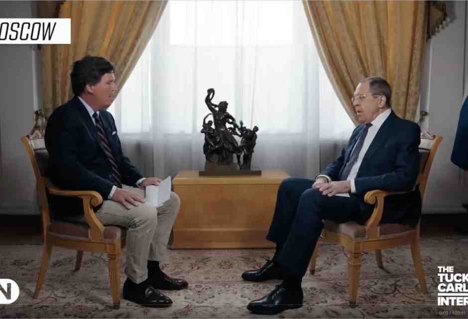 <span style="font-family: Arial, sans-serif; font-size: 12px;">Screenshot dell'intervista di Carlson e Lavrov, dal profilo X @TuckerCarlson</span>