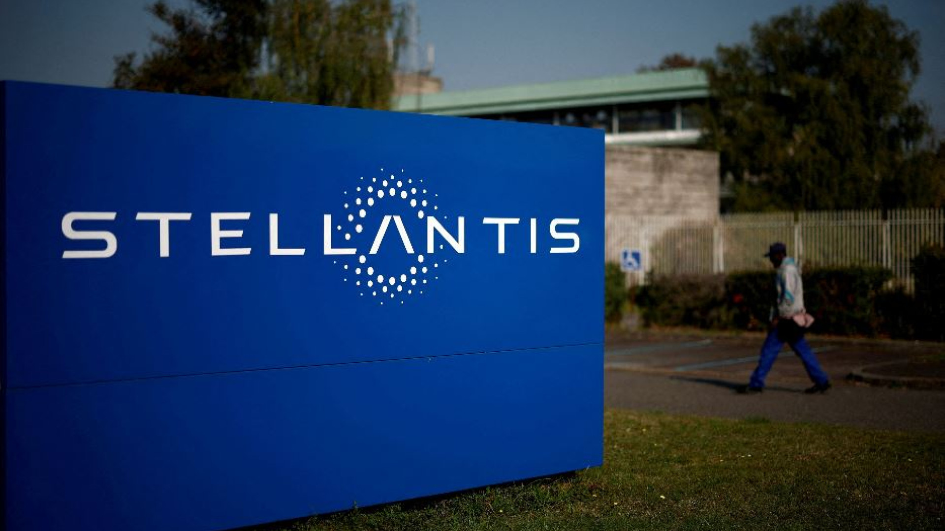 Immagine di Stellantis investe in Spagna per la gigafactory di batterie