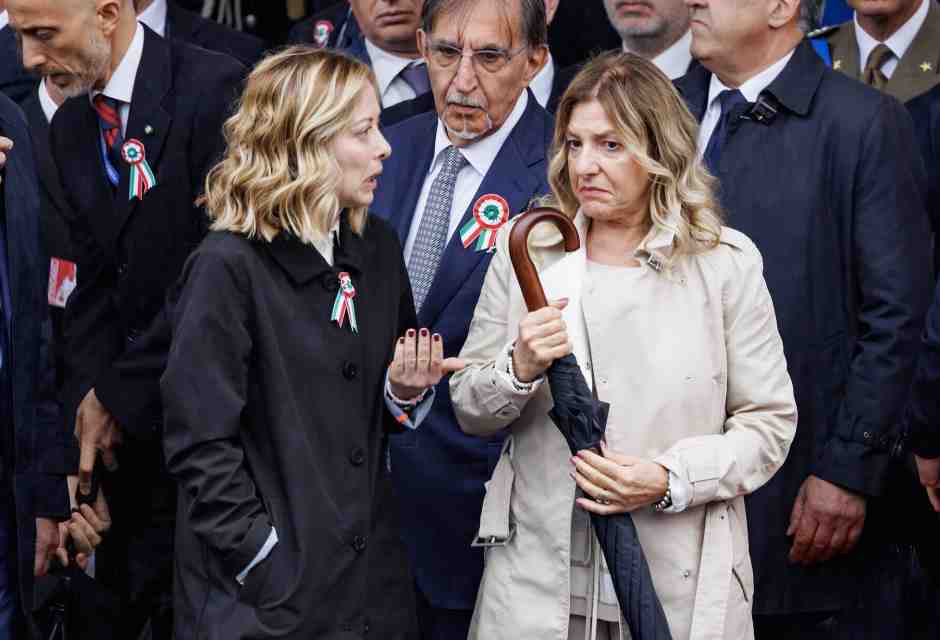 Meloni Christmas, una letterina di Natale inviata da Patrizia Scurti (e ritirata) manda in panne Chigi