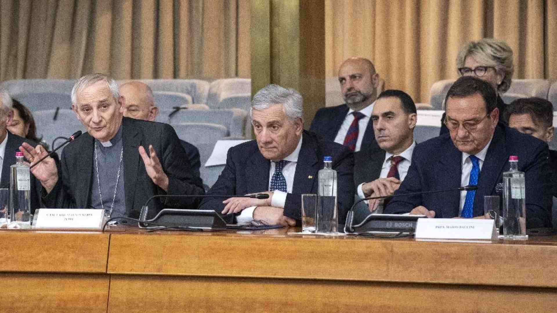Immagine di Zuppi alla Farnesina: «La cultura dello scarto mette in crisi le democrazie»