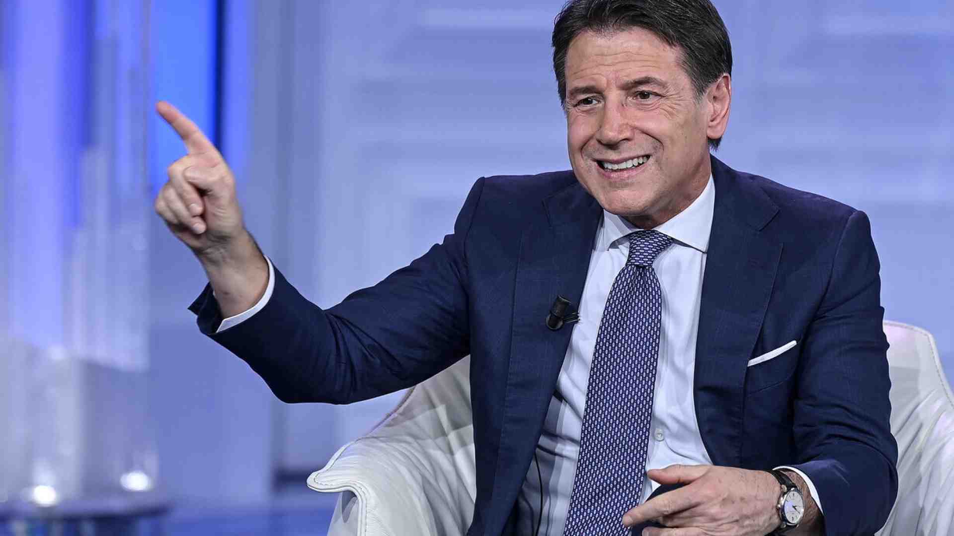 Immagine di Le capriole europee di Conte per spiegare che “Left” non vuol dire “sinistra”