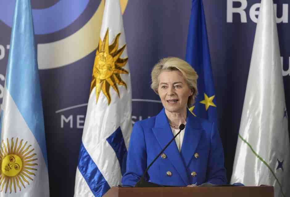 Von der Leyen tende una mano agli agricoltori