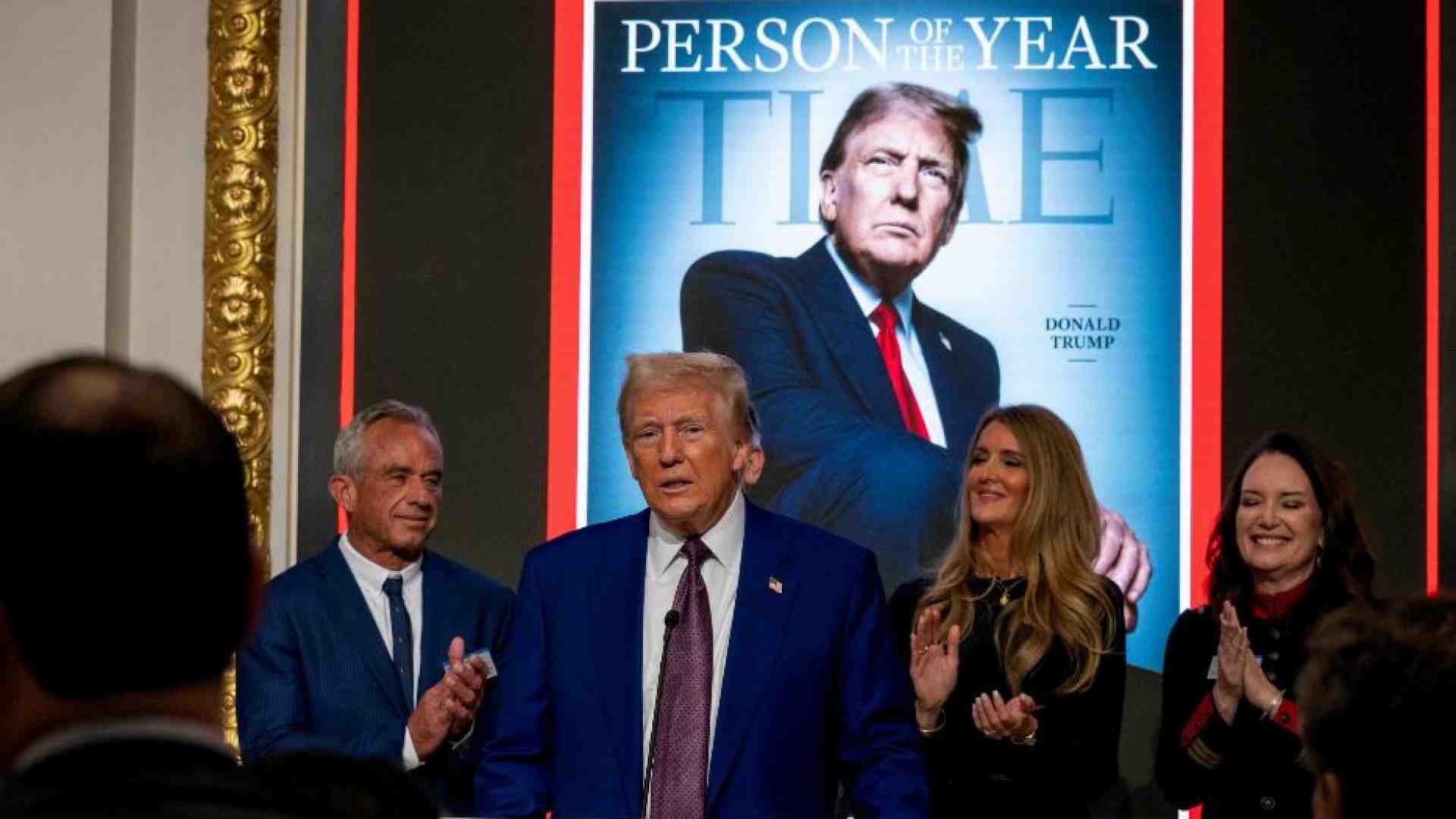 Immagine di Trump persona dell'anno. E invita il presidente cinese all'insediamento