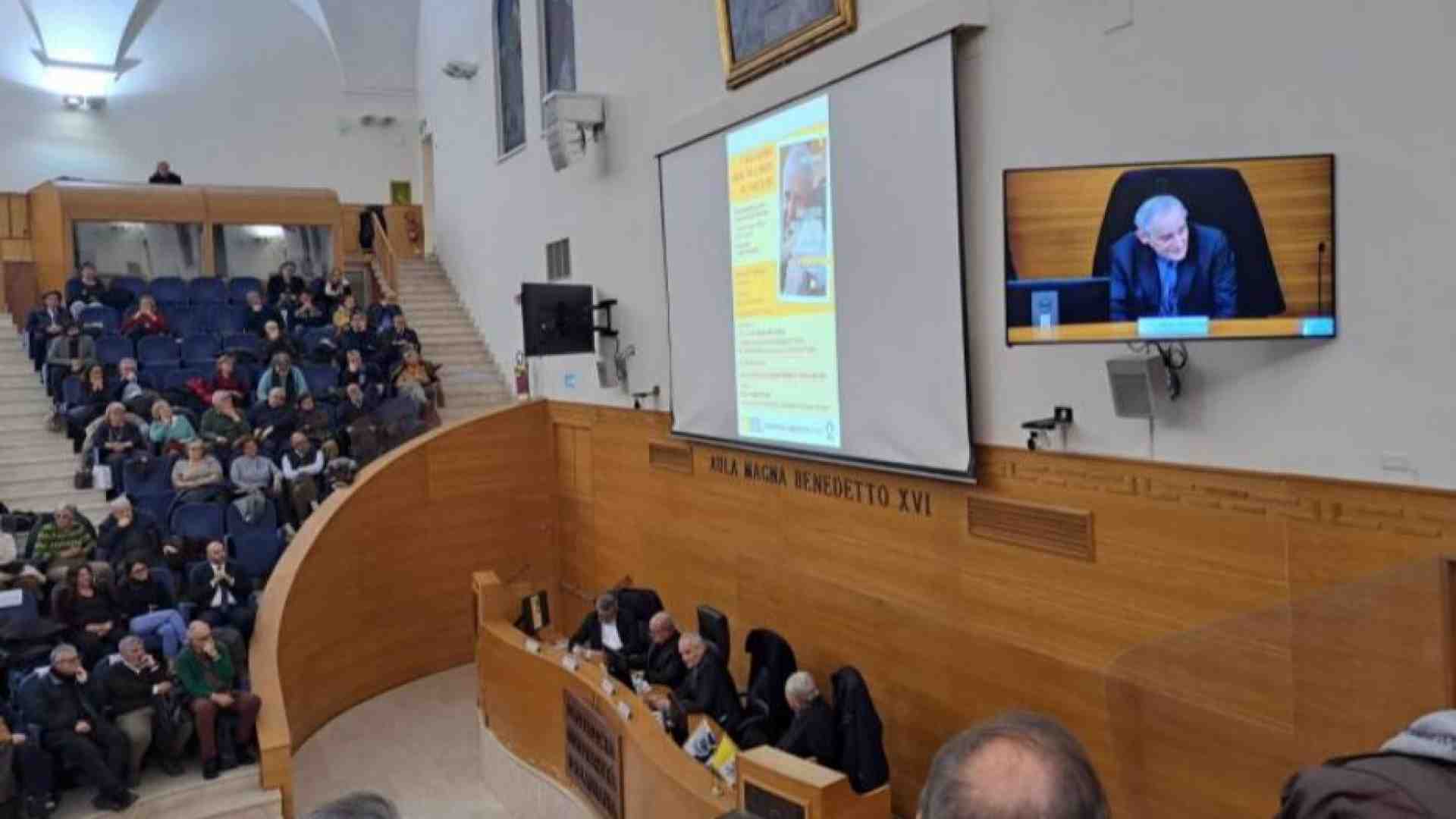 Immagine di In un libro le omelie di don Tantardini