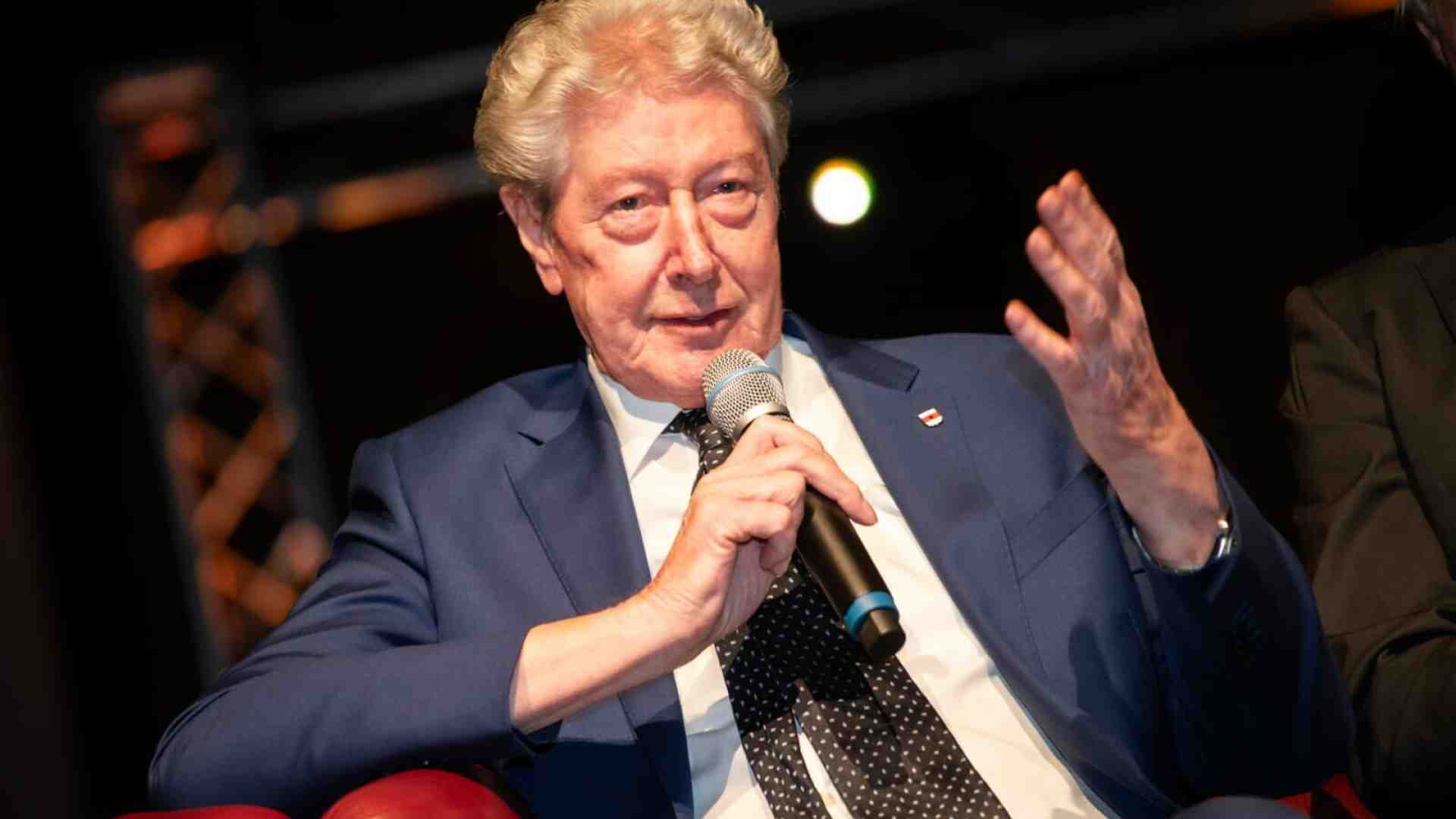 Immagine di Renzo Caramaschi: “Dopo la pensione diventai sindaco e romanziere”