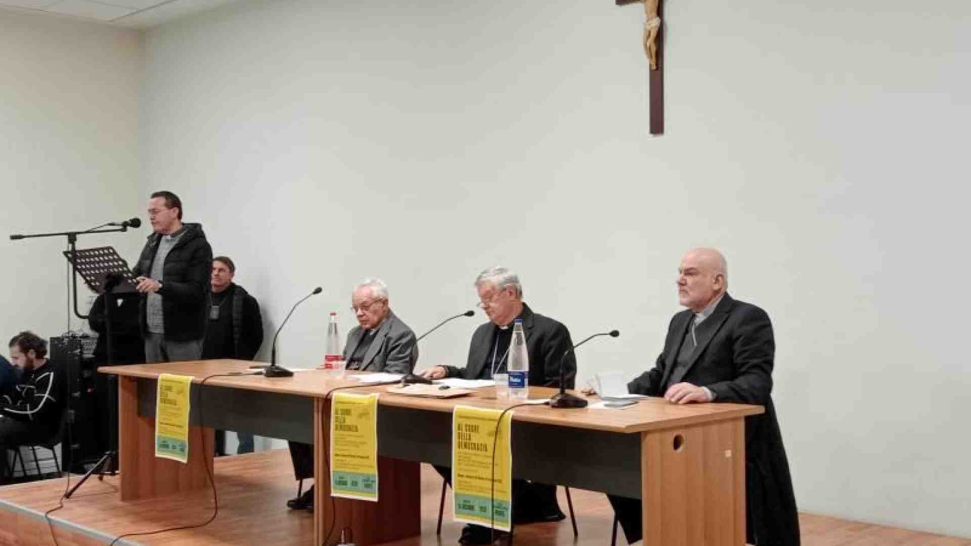Immagine di Vescovi campani in dialogo coi politici: stagione nuova ma non serve il partito