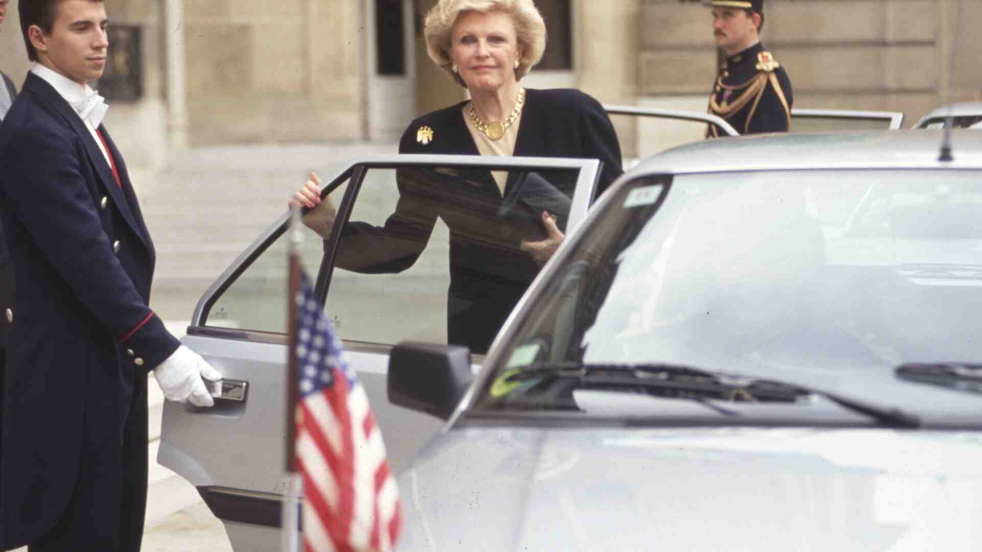 Immagine di Da Churchill a Bill Clinton. Guerra e pace di Pamela Harriman, la cortigiana più influente del Novecento