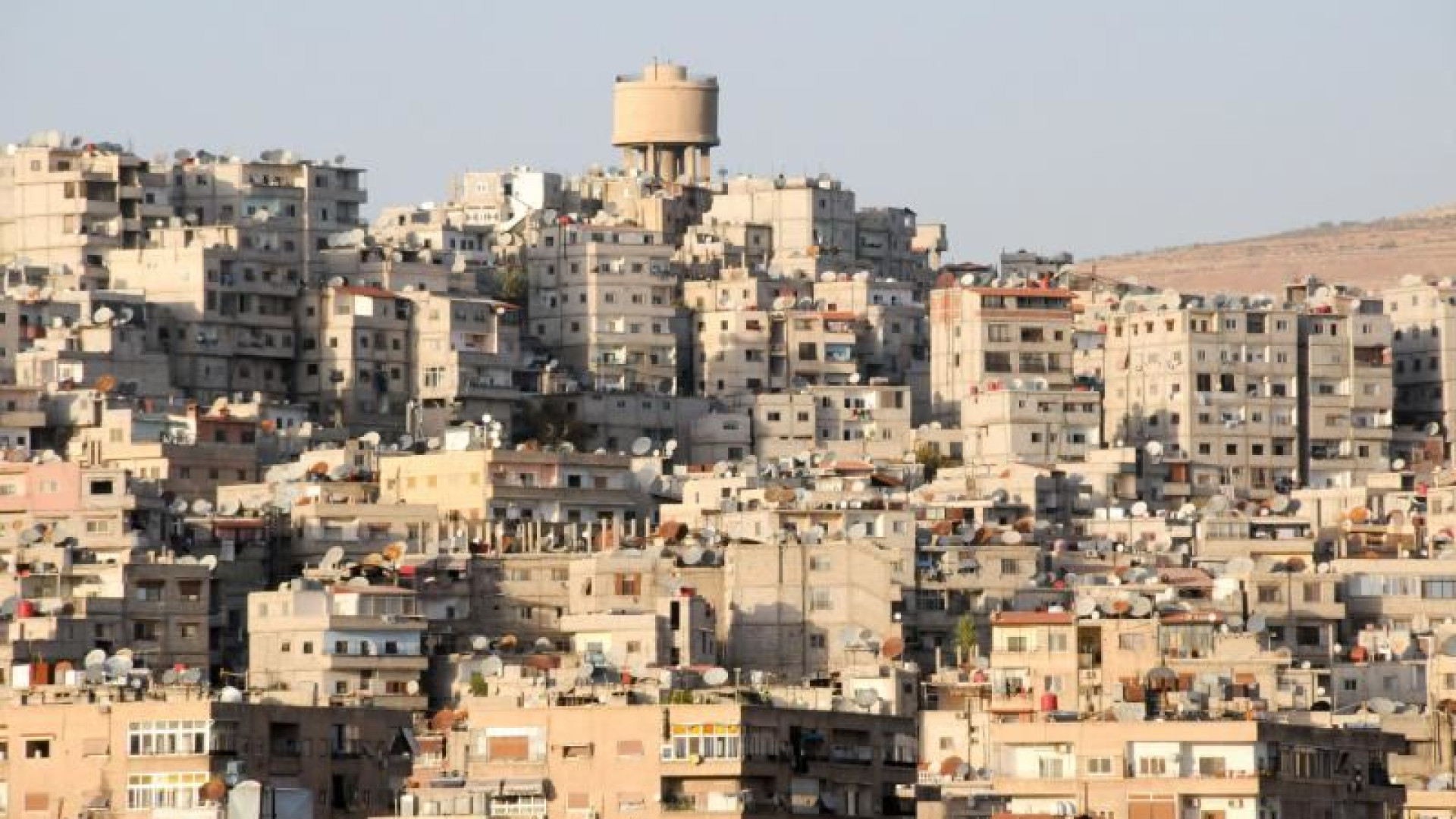 Immagine di Dal fratello ai ministri, il fuggi-fuggi dei gerarchi di Assad: dove sono ora