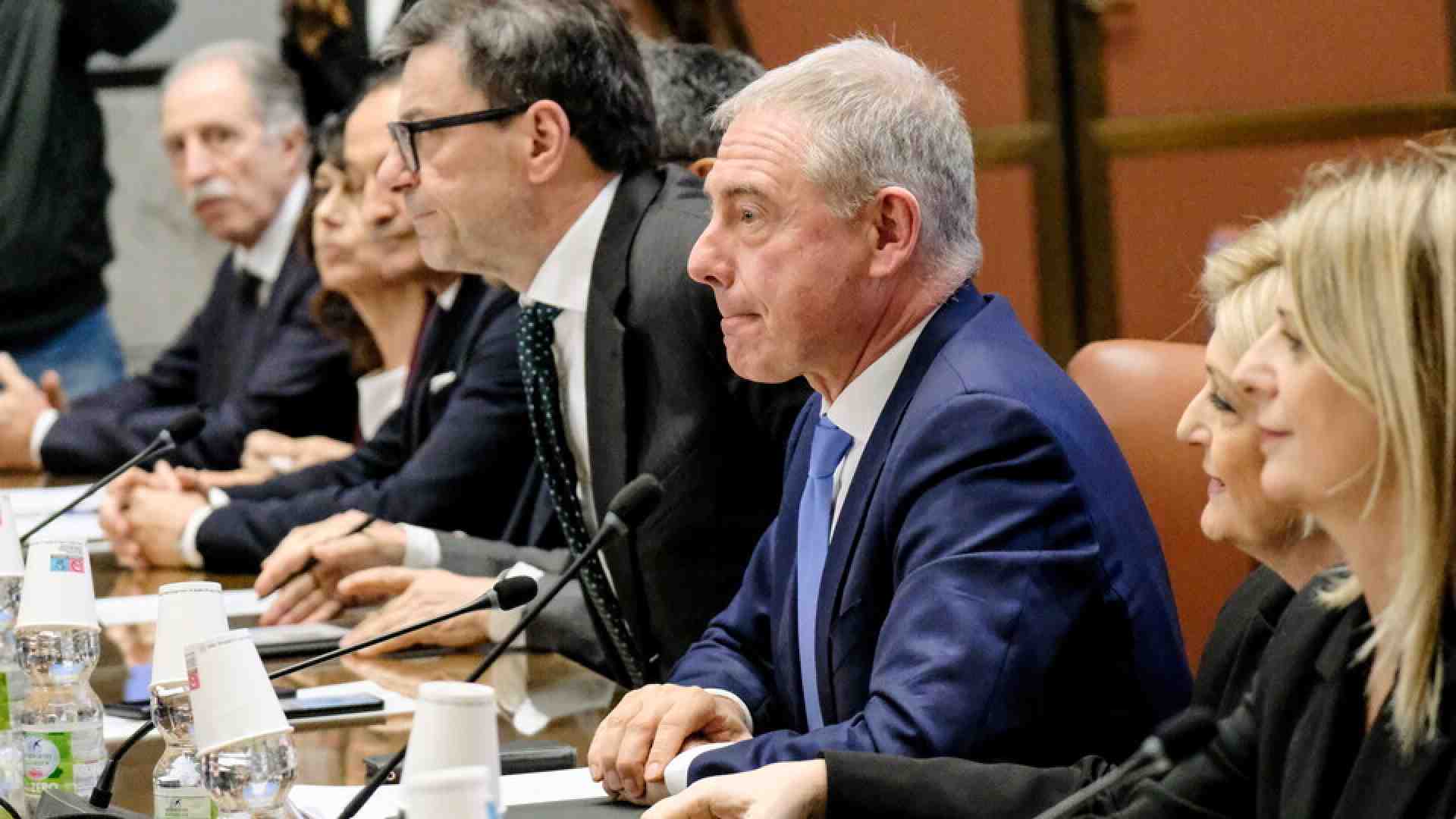 Immagine di Stellantis si impegna per maggiori investimenti, buone notizie per gli stabilimenti italiani