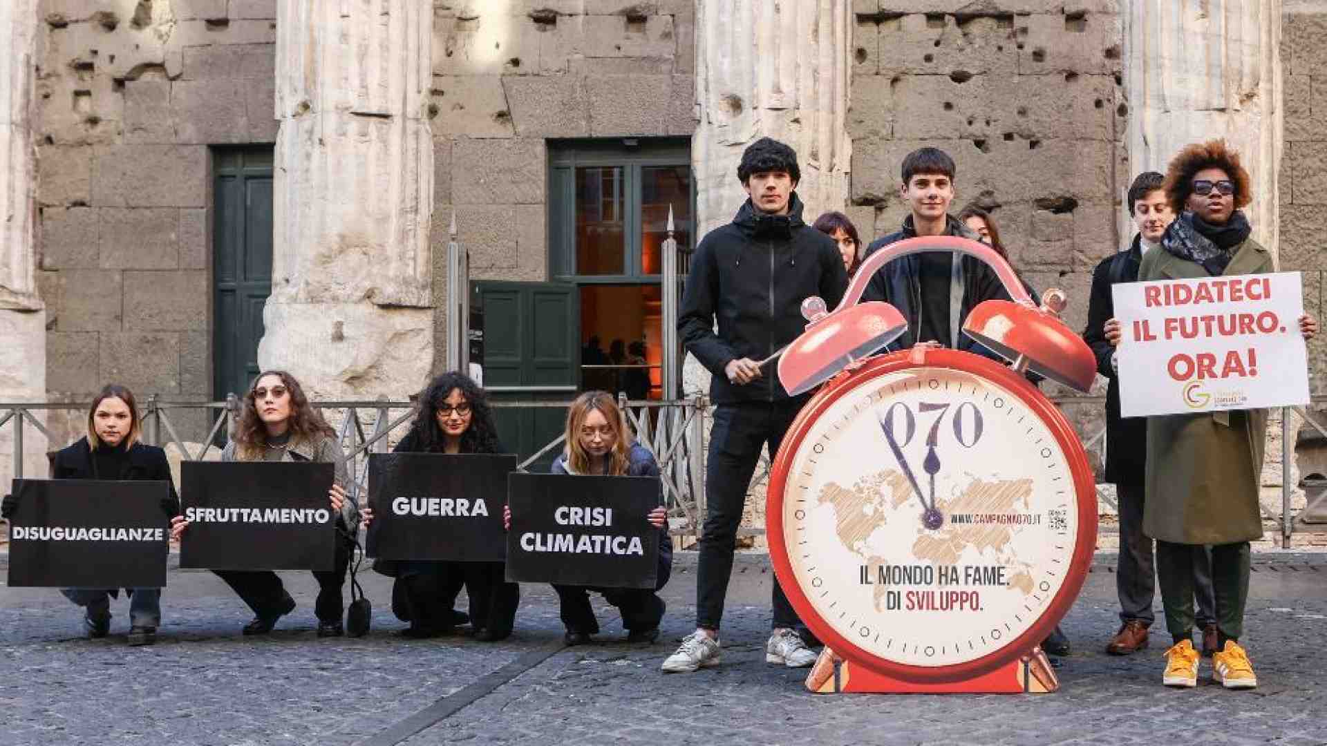Immagine di L'Italia non aiuta più lo sviluppo: l'allarme delle Ong