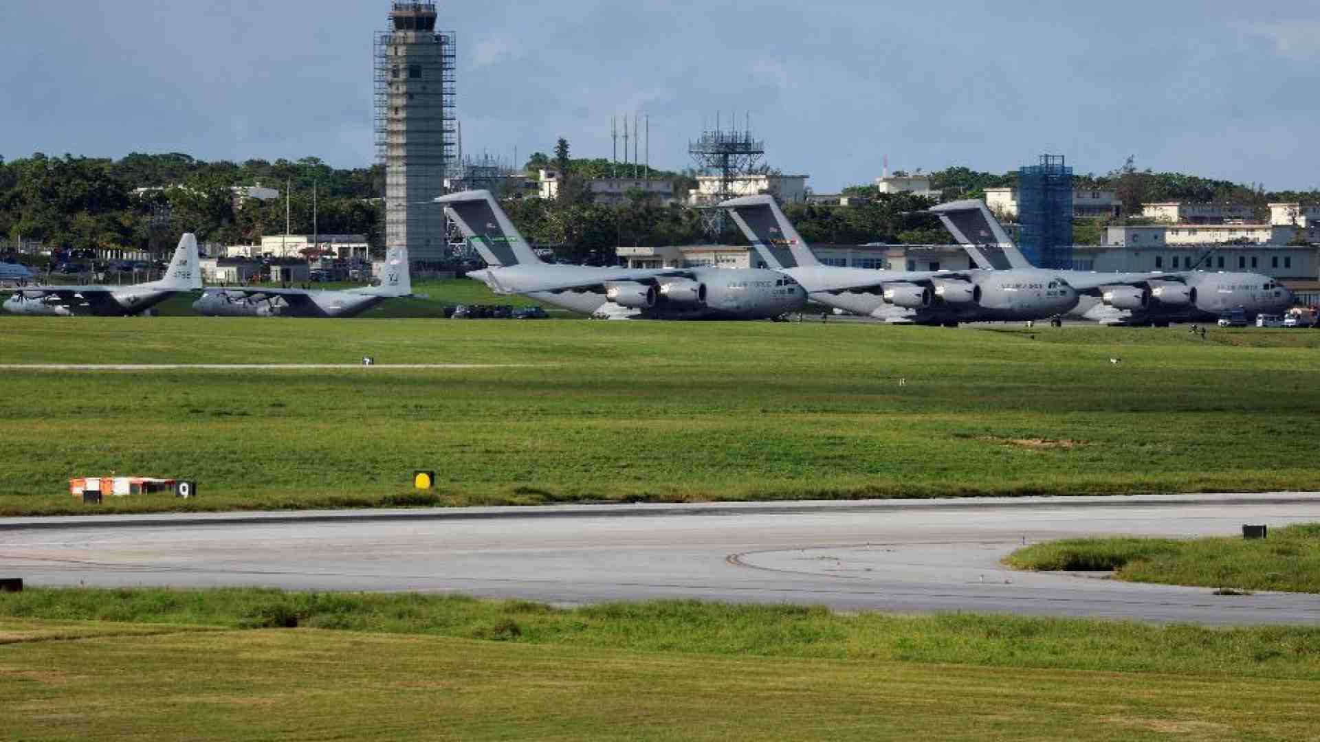 Immagine di Giappone, i primi Marine lasciano la base di Okinawa