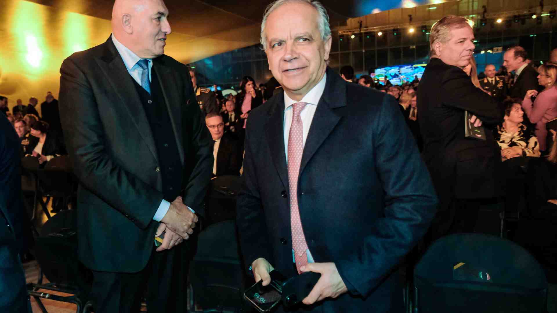 Immagine di Niente aumento di stipendio per i ministri non parlamentari. Ma ci sarà un fondo per i rimborsi